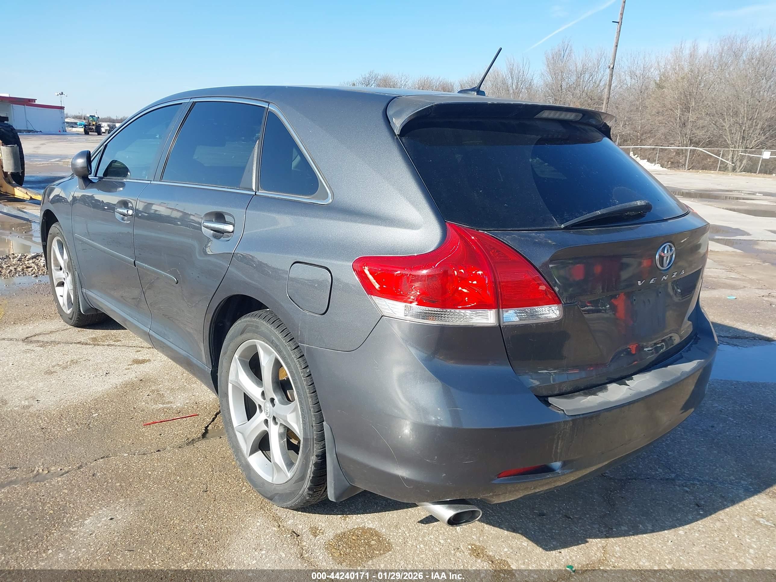 TOYOTA VENZA image 3