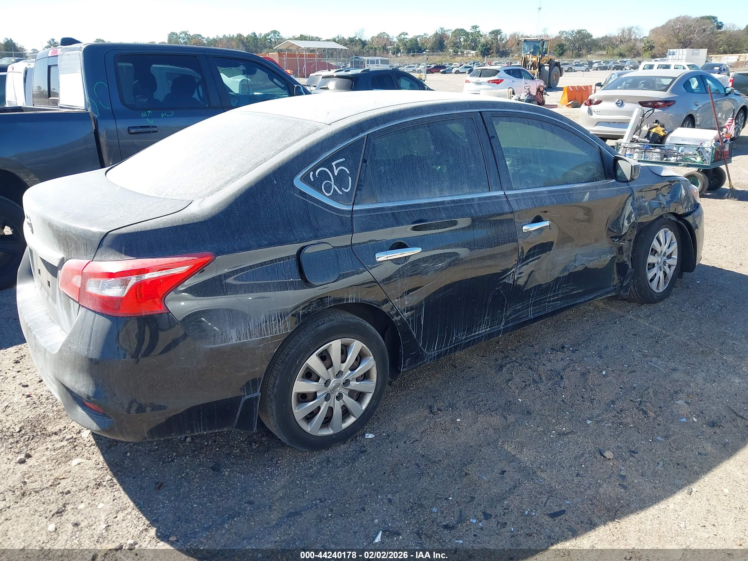 NISSAN SENTRA image 4