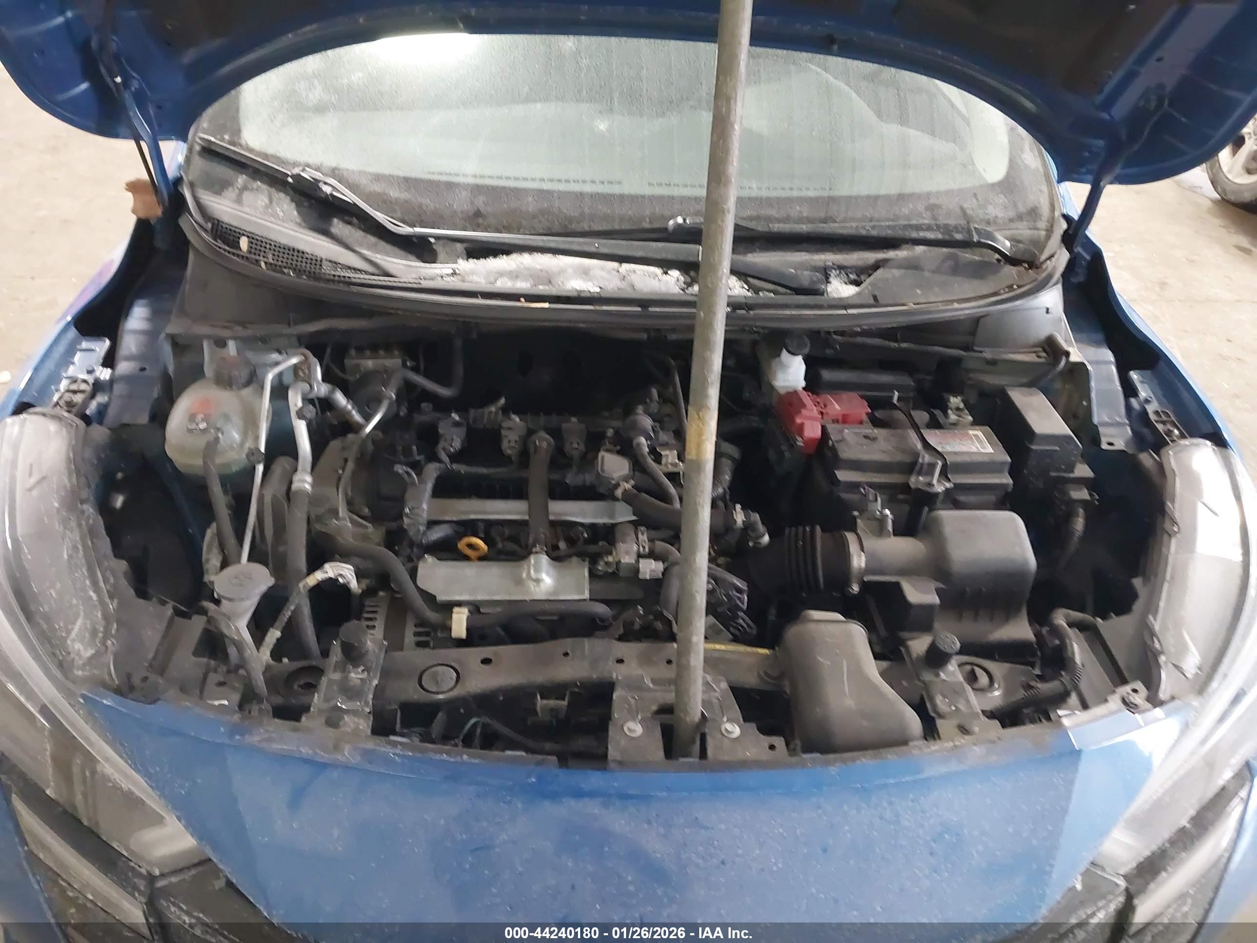 NISSAN VERSA image 10