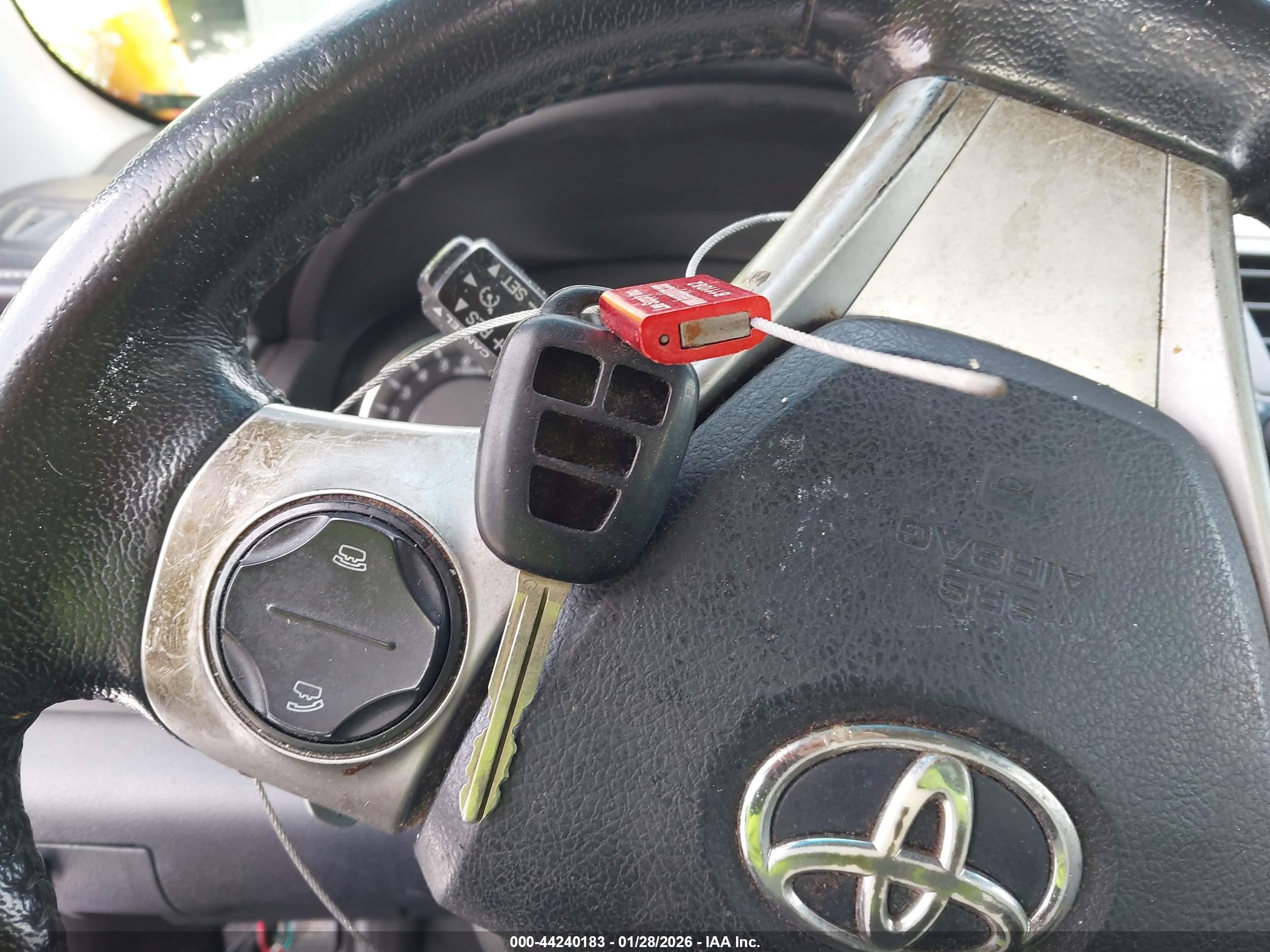 TOYOTA CAMRY image 11
