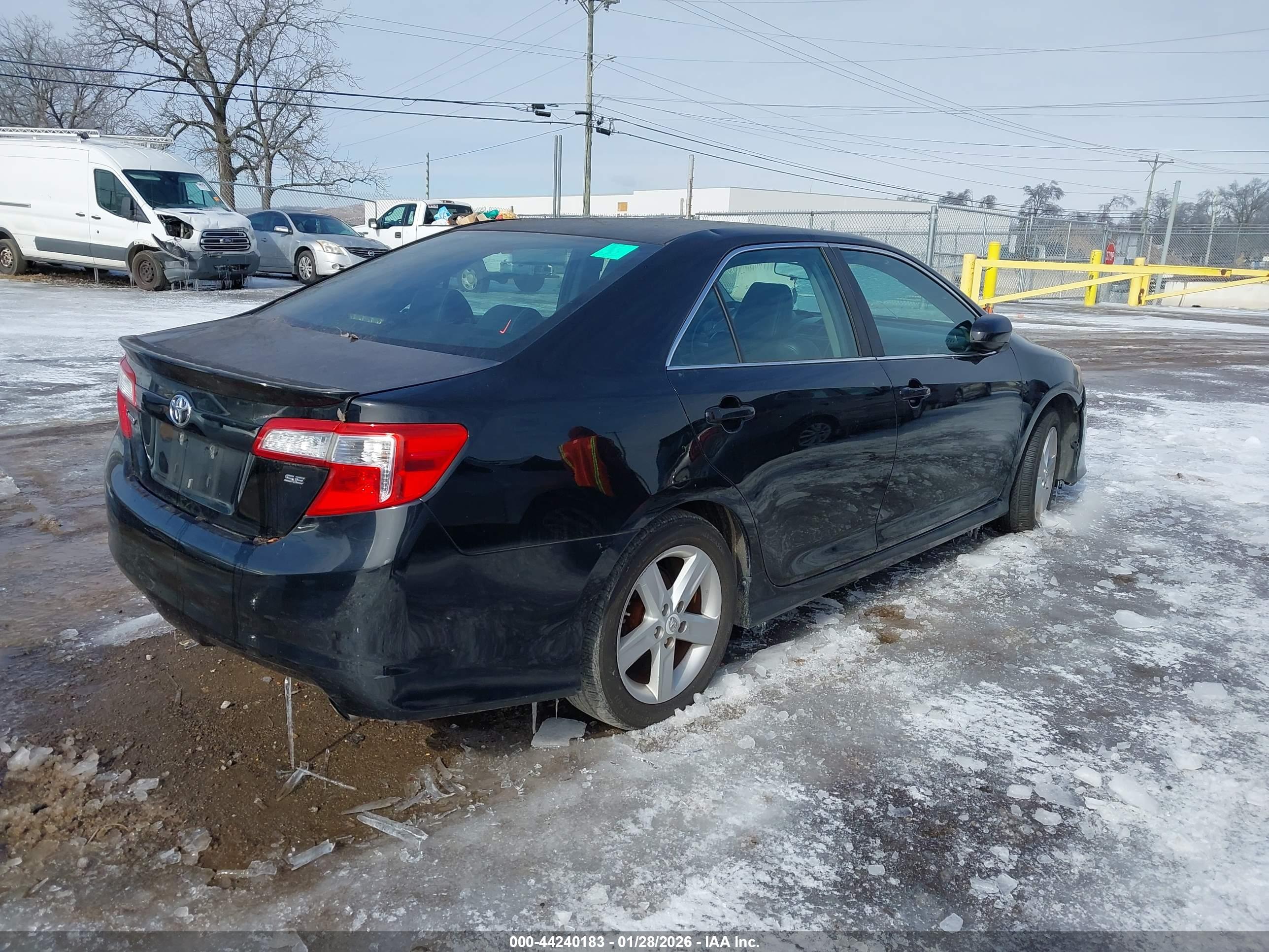 TOYOTA CAMRY image 4