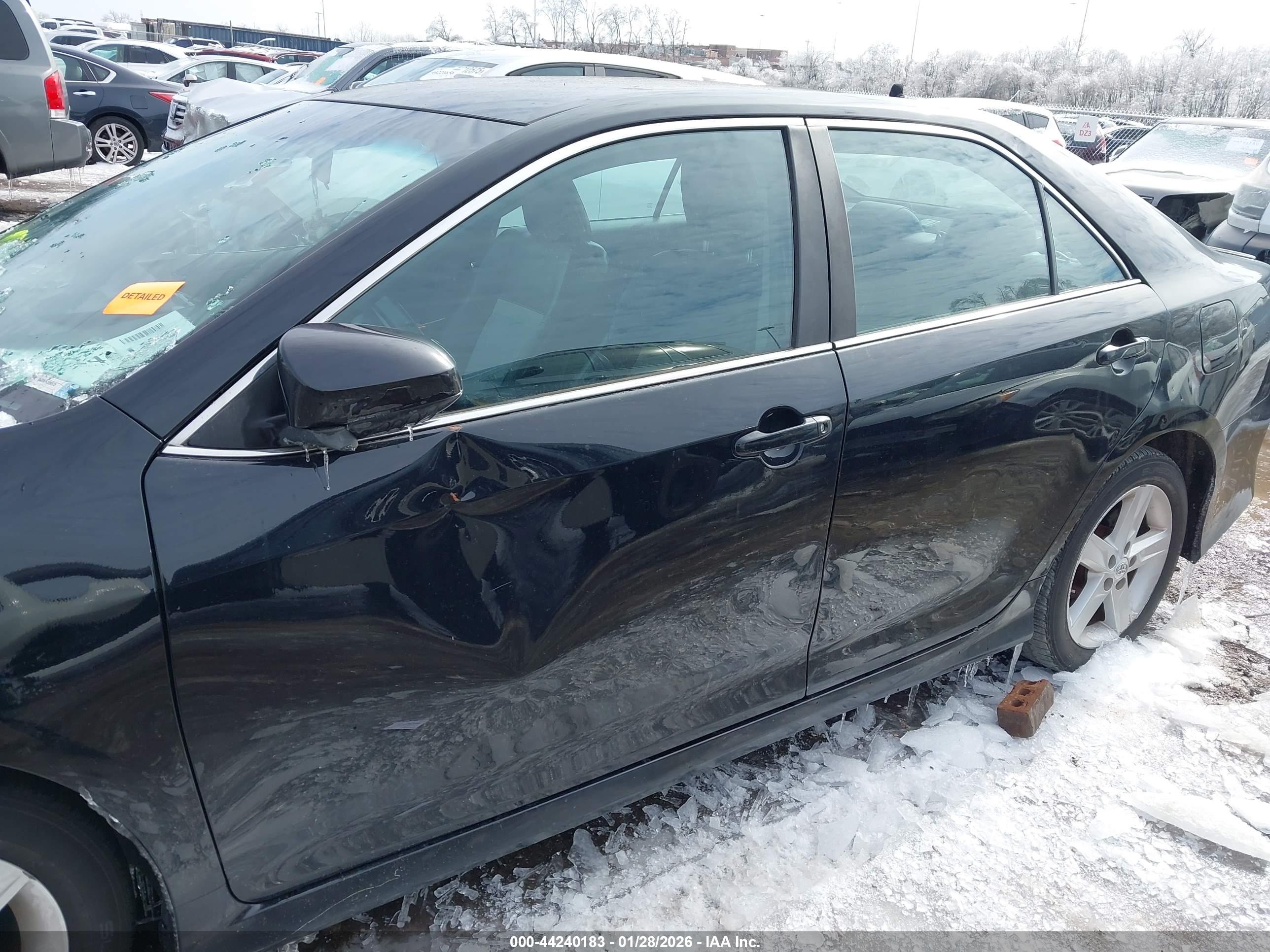 TOYOTA CAMRY image 6