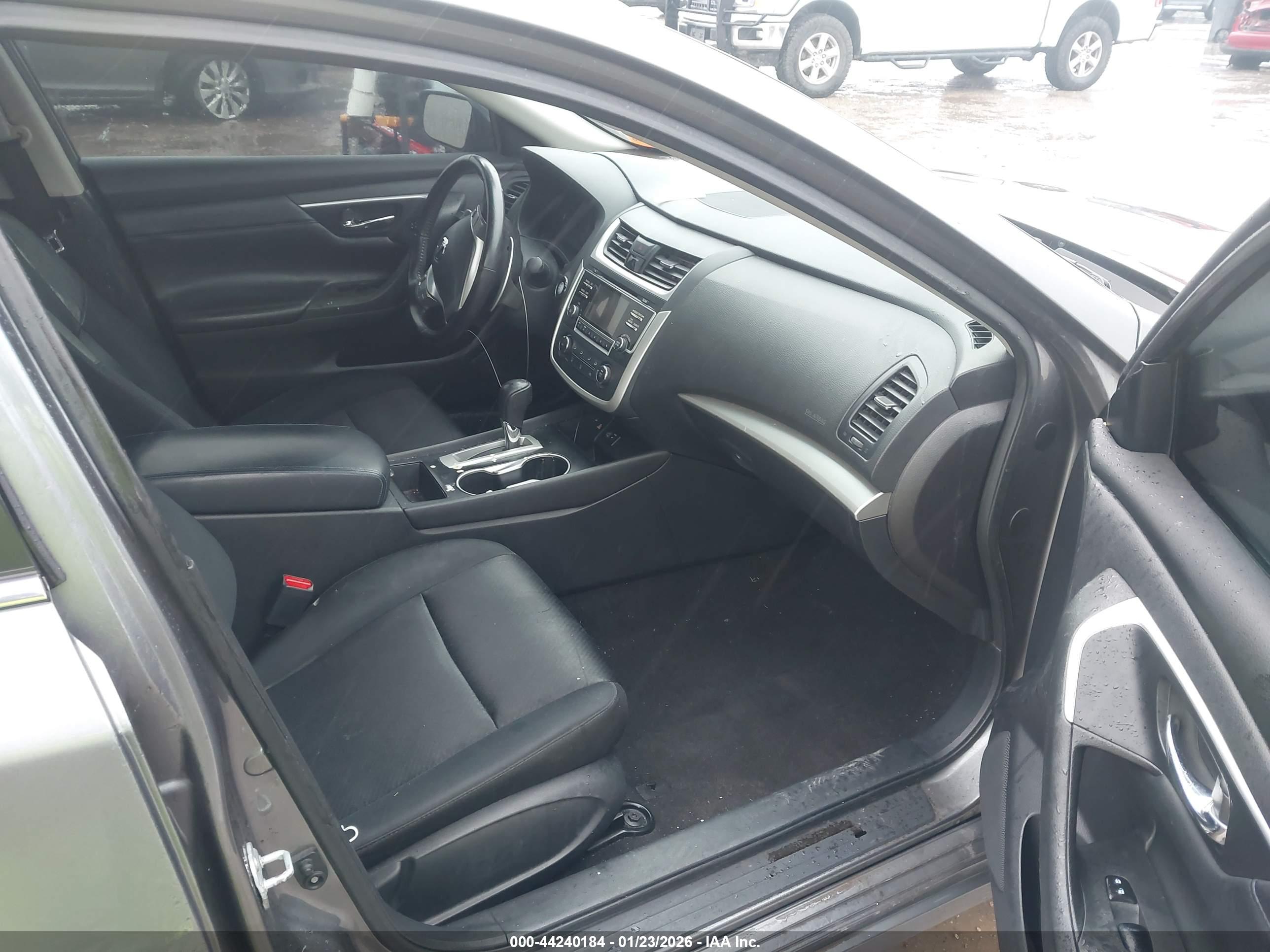 NISSAN ALTIMA image 5