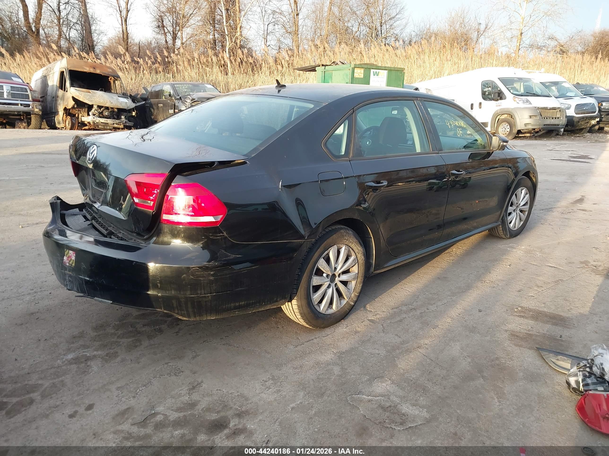 VOLKSWAGEN PASSAT image 4
