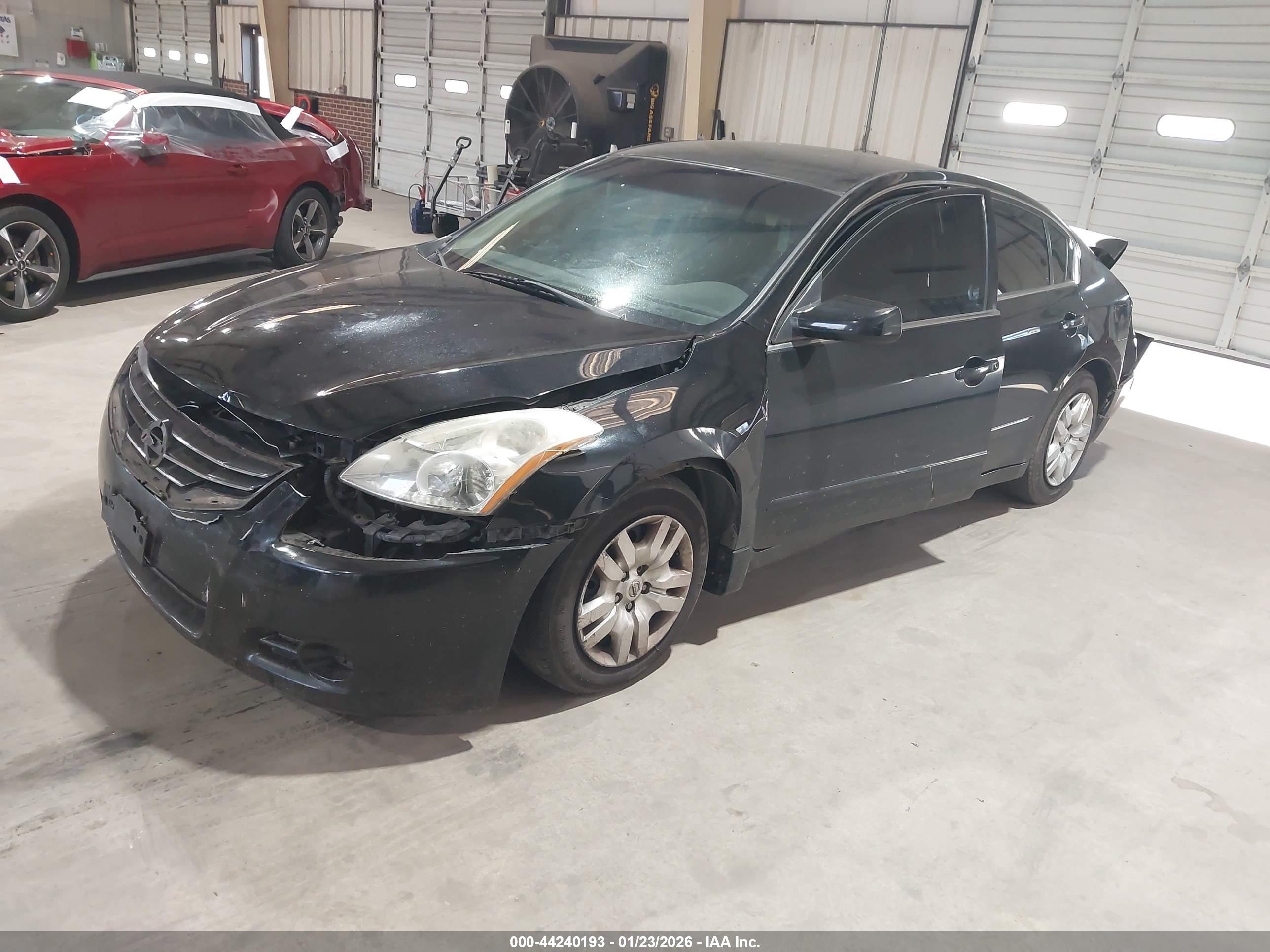 NISSAN ALTIMA image 2