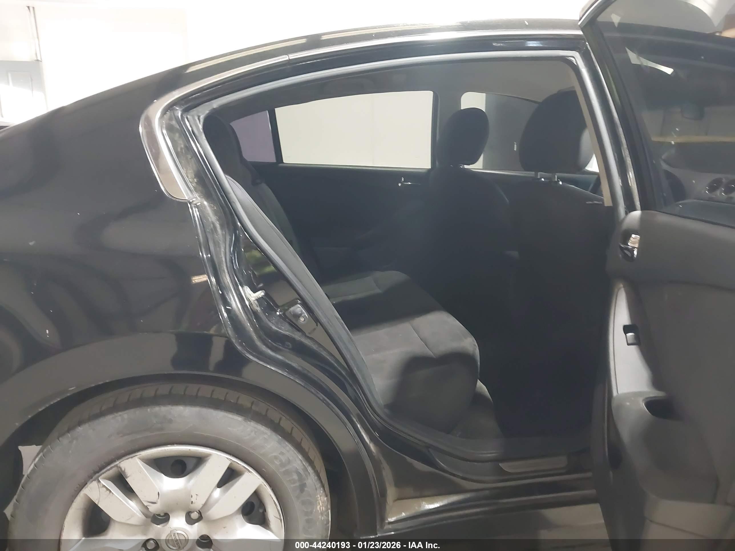 NISSAN ALTIMA image 8