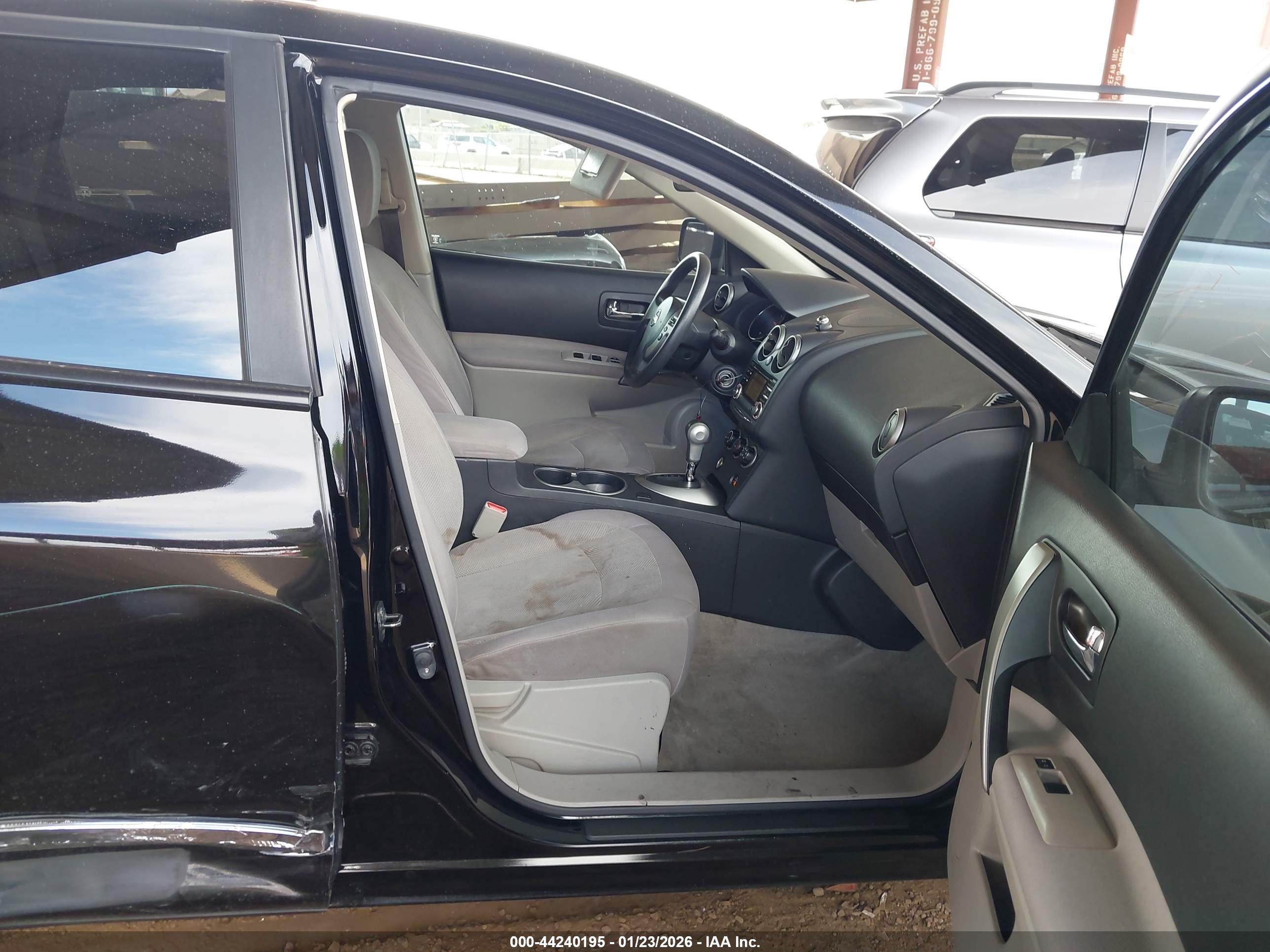 NISSAN ROGUE image 5