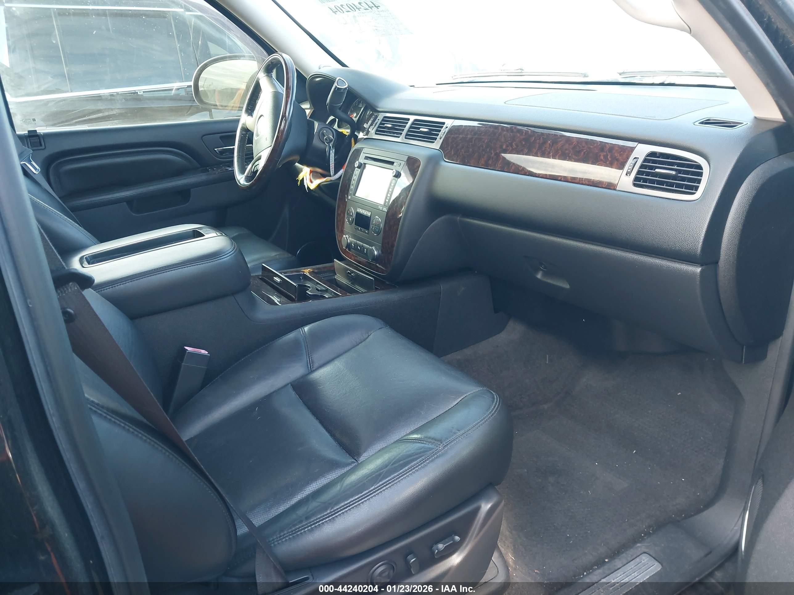 GMC YUKON image 5
