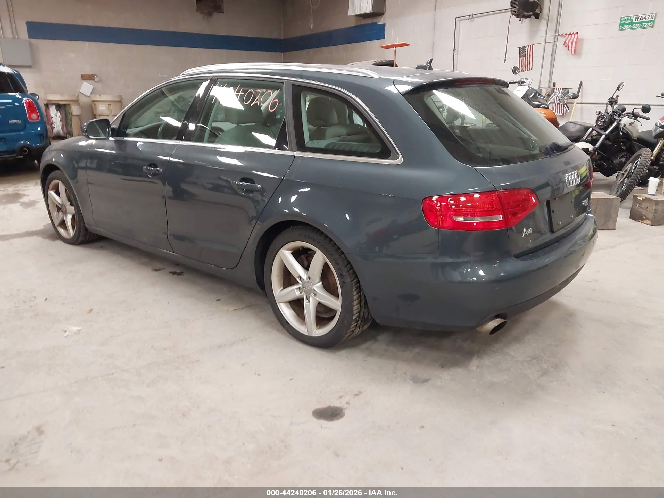 AUDI A4 image 3