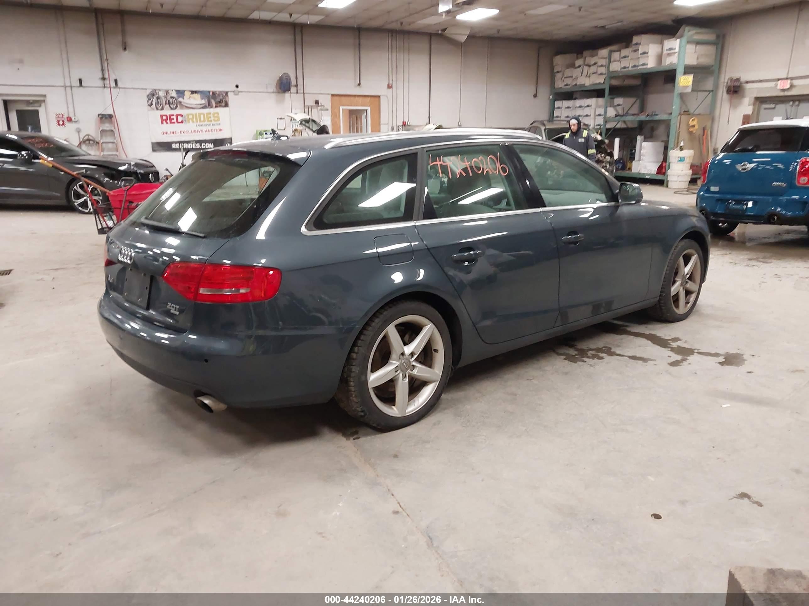 AUDI A4 image 4
