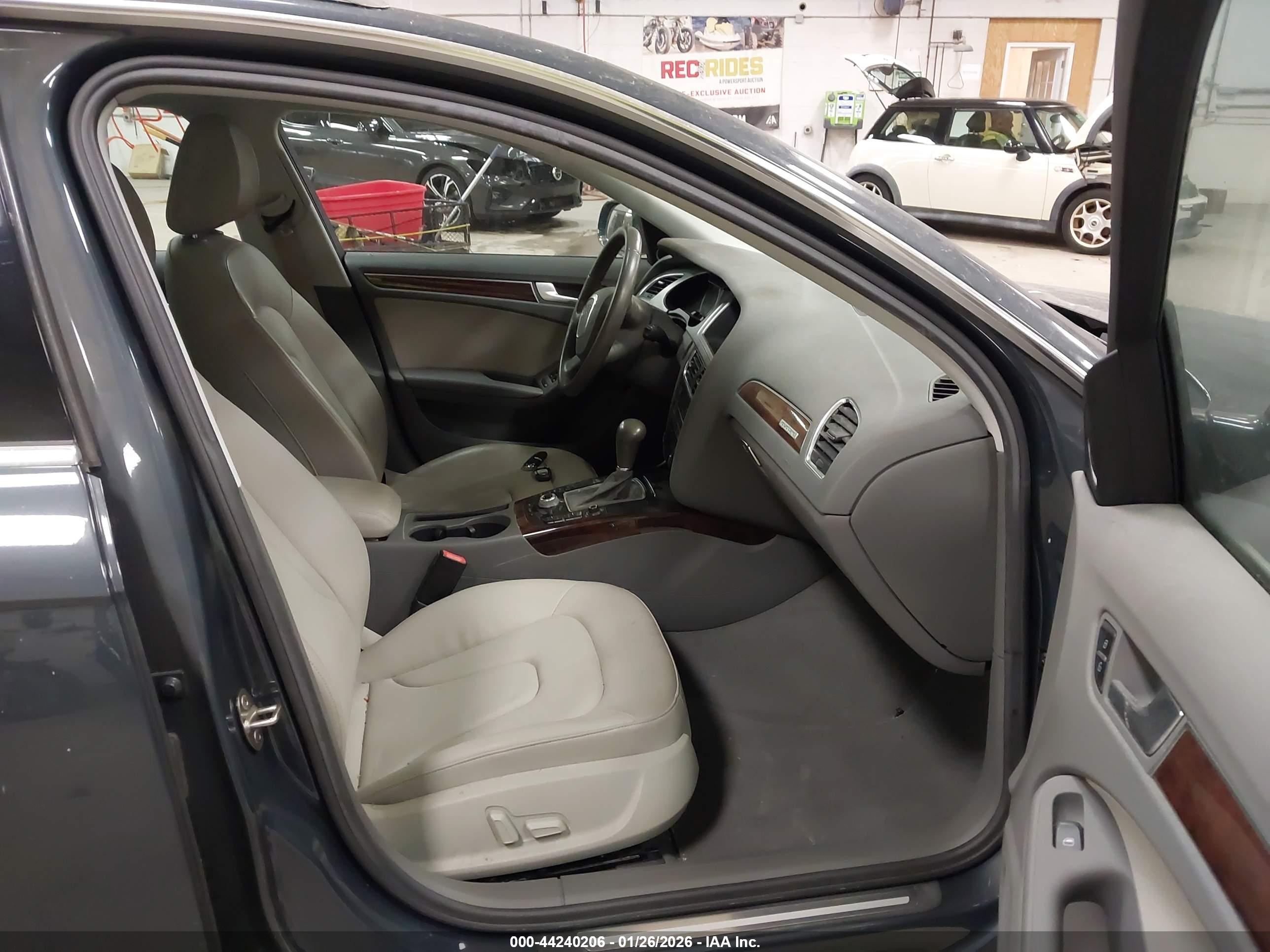 AUDI A4 image 5