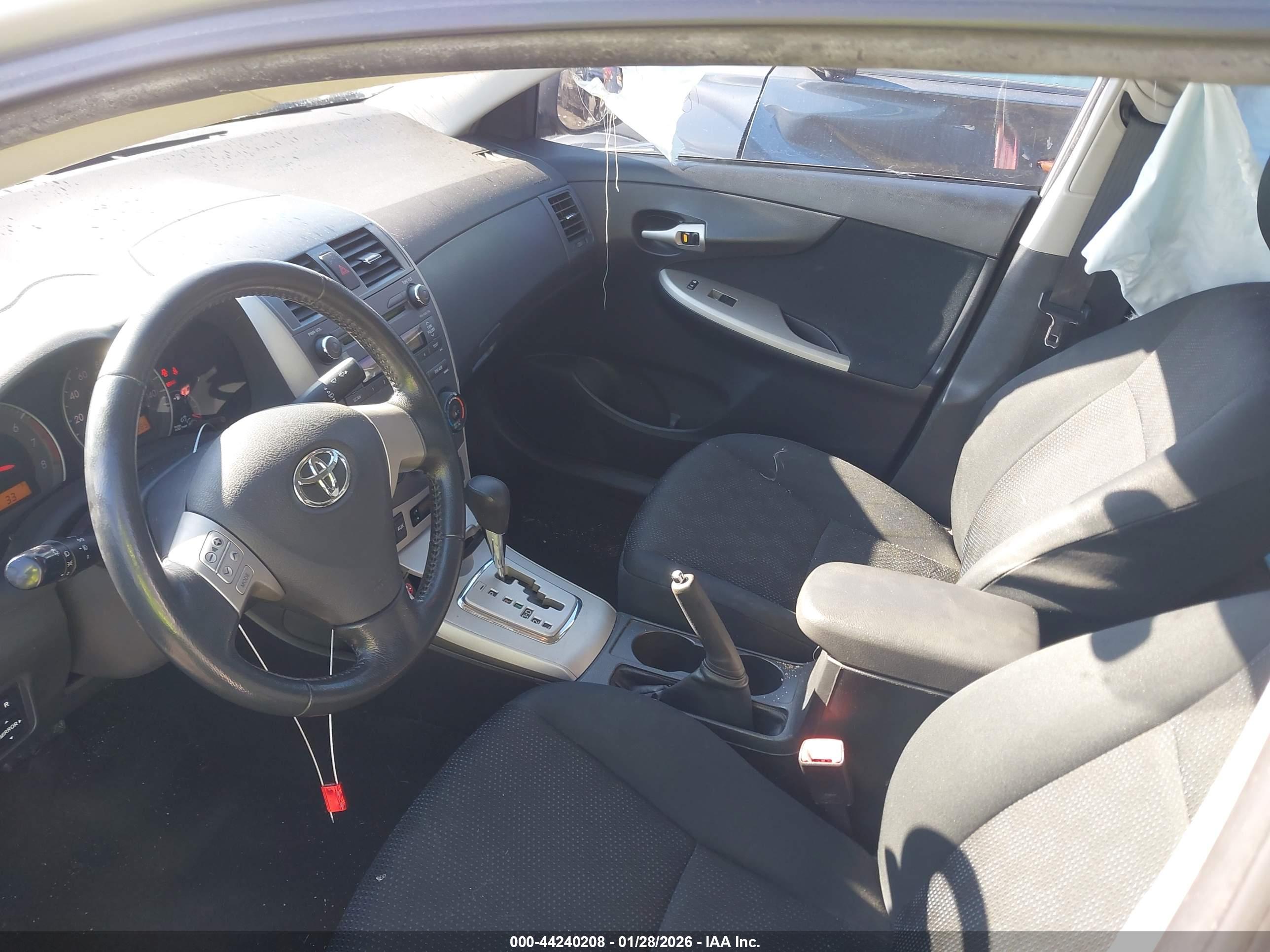 TOYOTA COROLLA image 5
