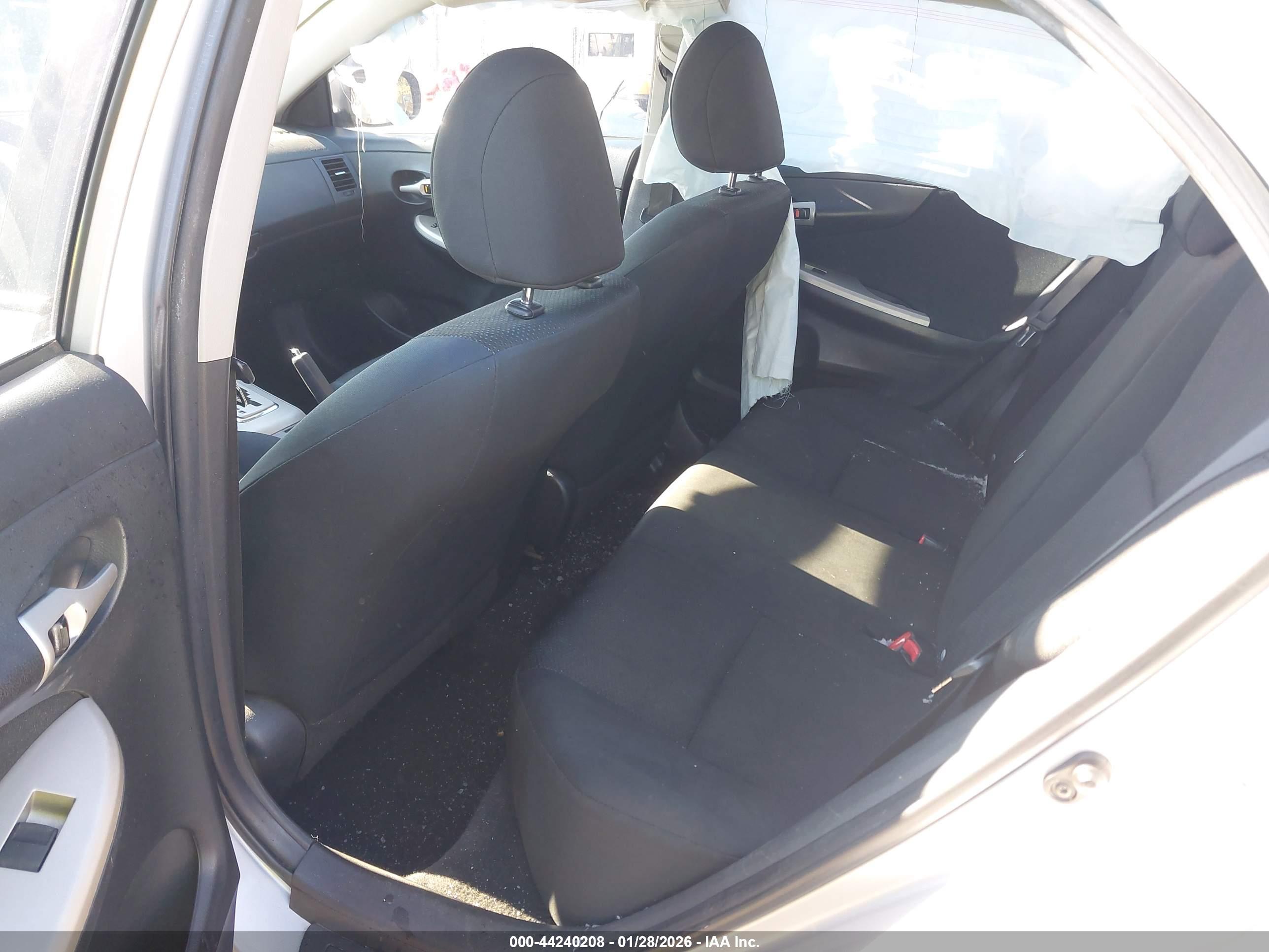 TOYOTA COROLLA image 8