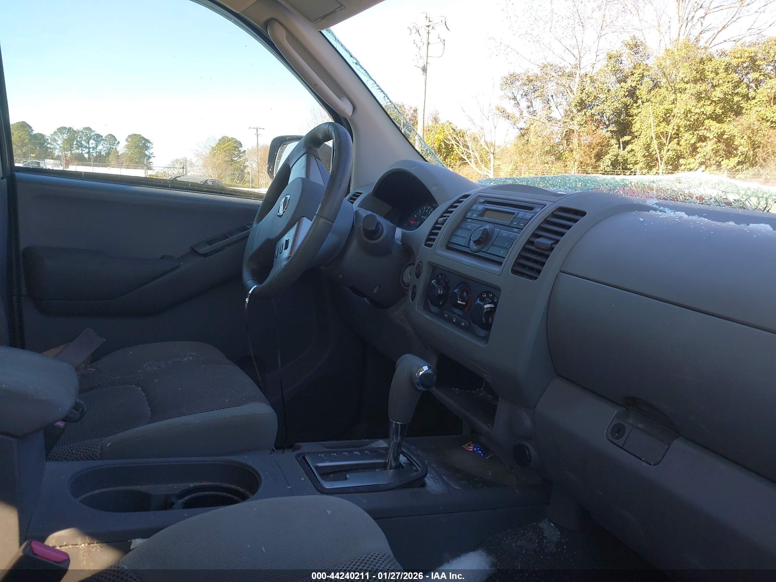NISSAN FRONTIER image 5
