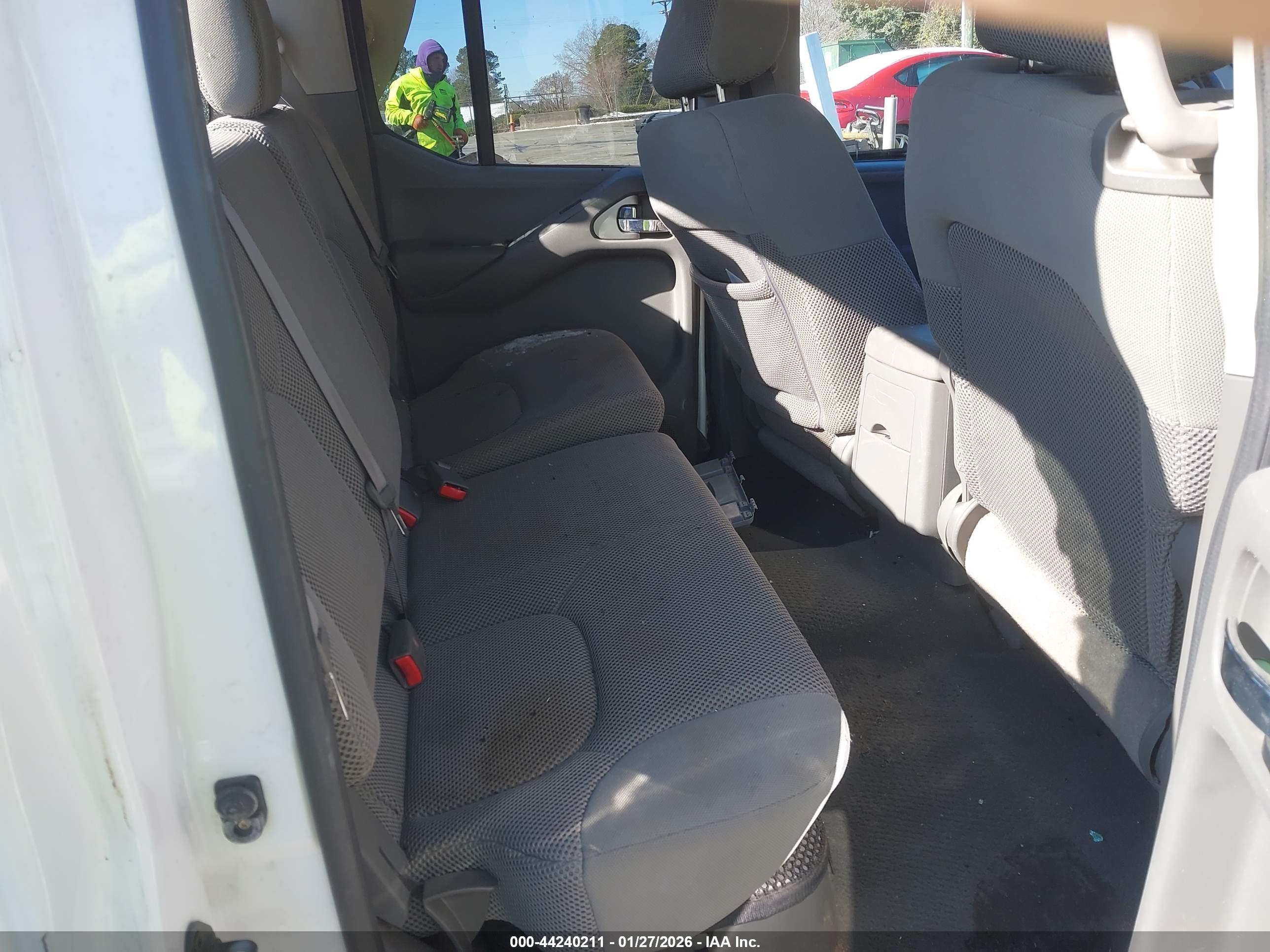 NISSAN FRONTIER image 8