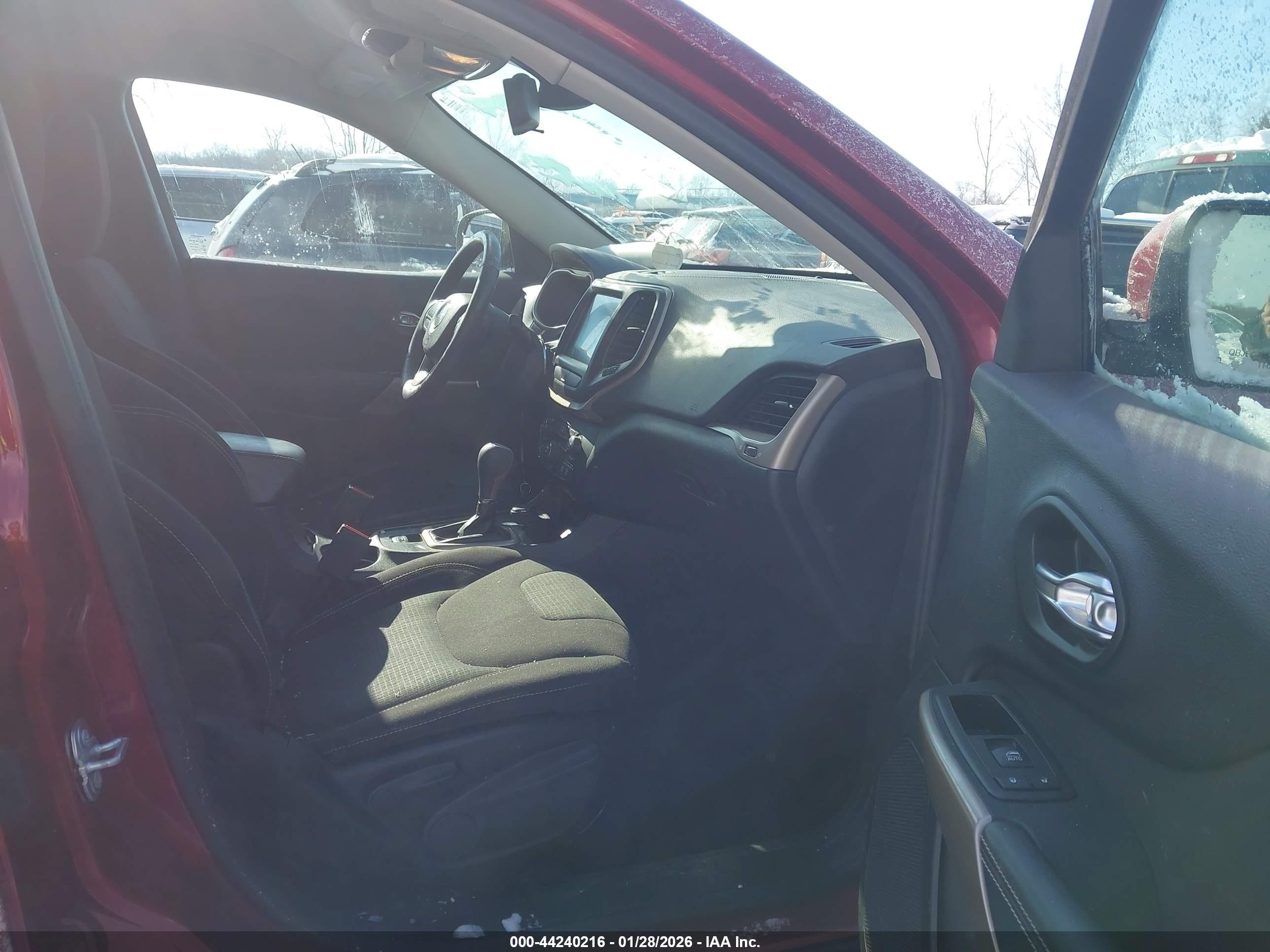 JEEP CHEROKEE image 5