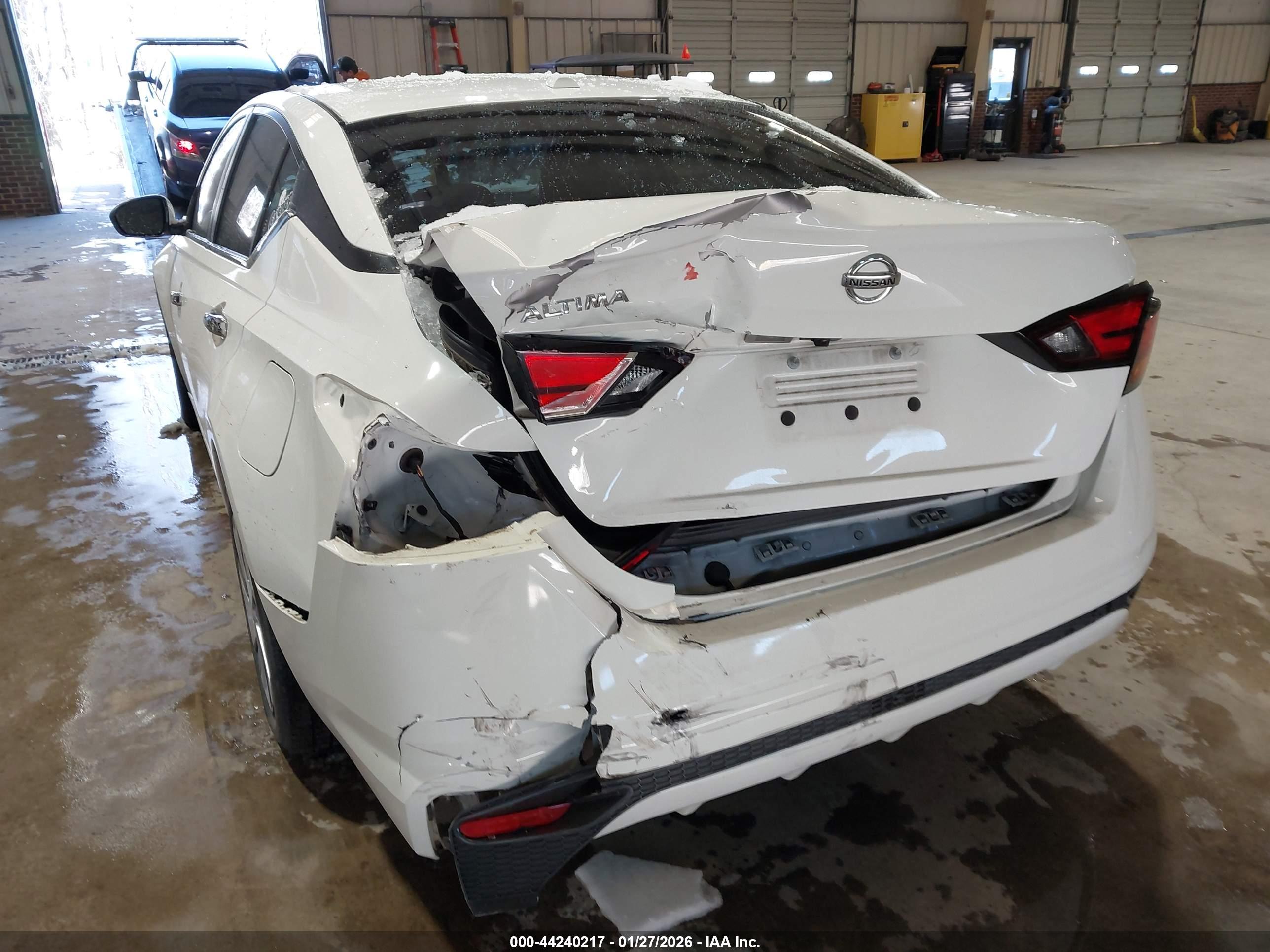 NISSAN ALTIMA image 6
