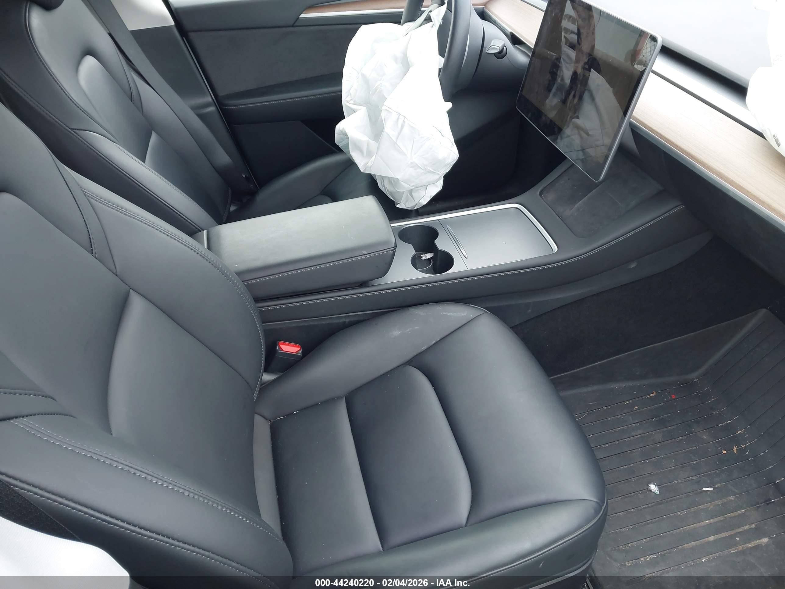 TESLA MODEL image 5