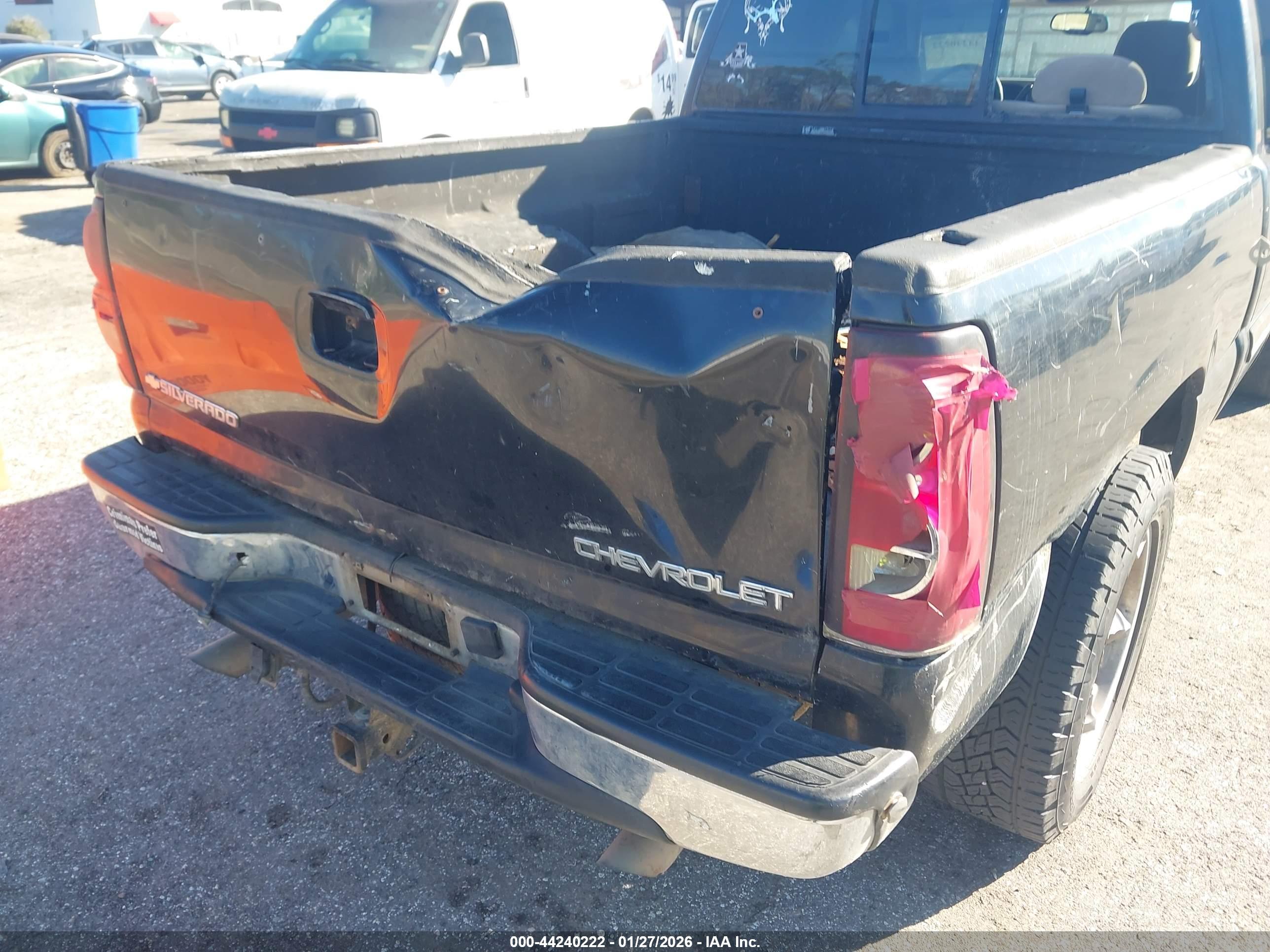 CHEVROLET SILVERADO image 6