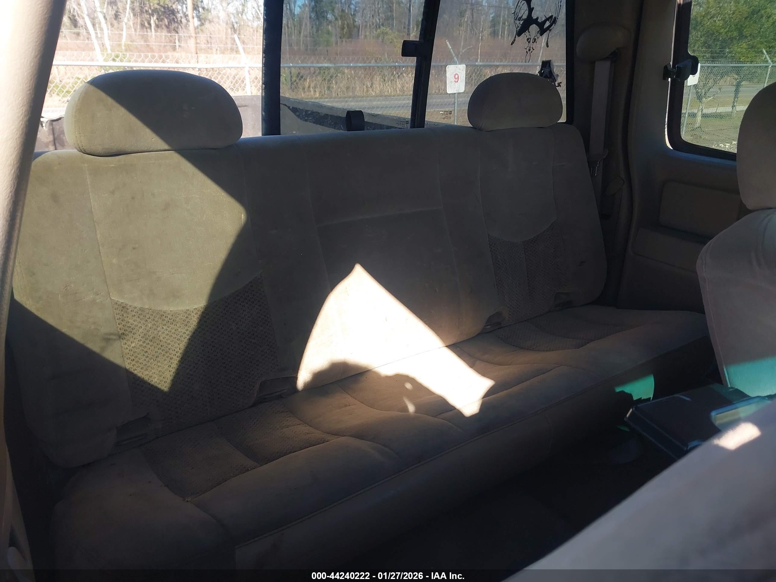 CHEVROLET SILVERADO image 8