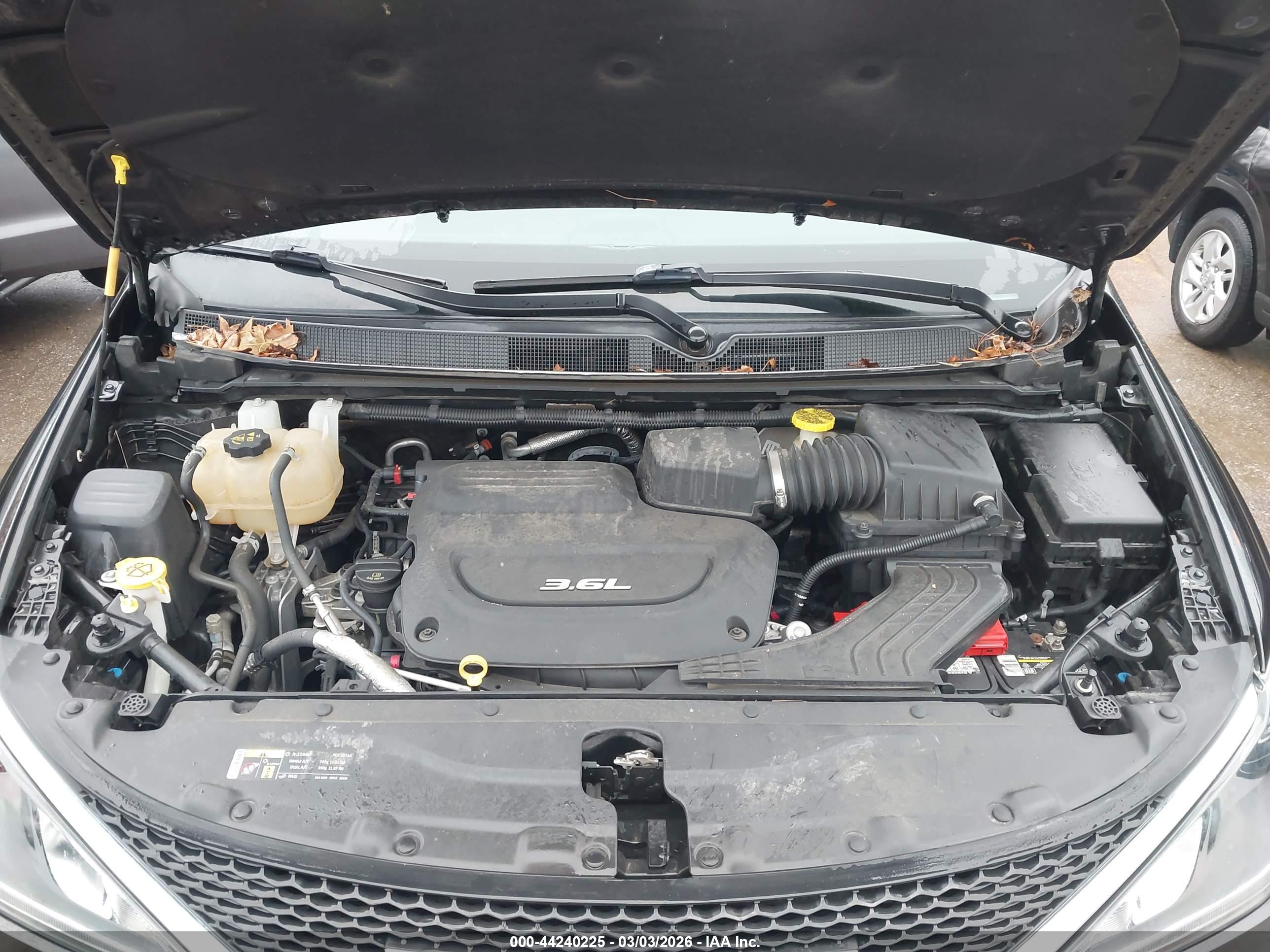 CHRYSLER PACIFICA image 10