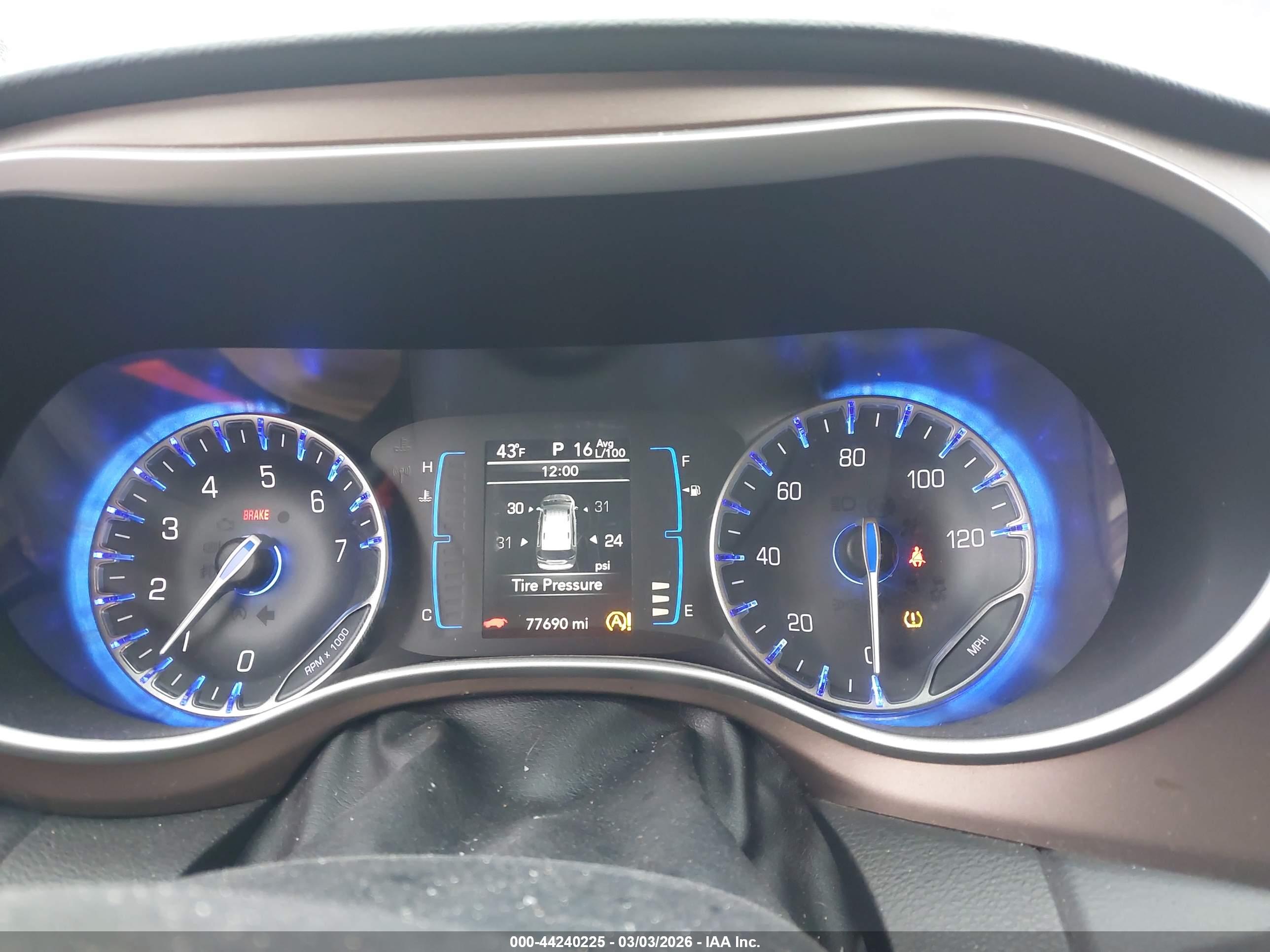 CHRYSLER PACIFICA image 7