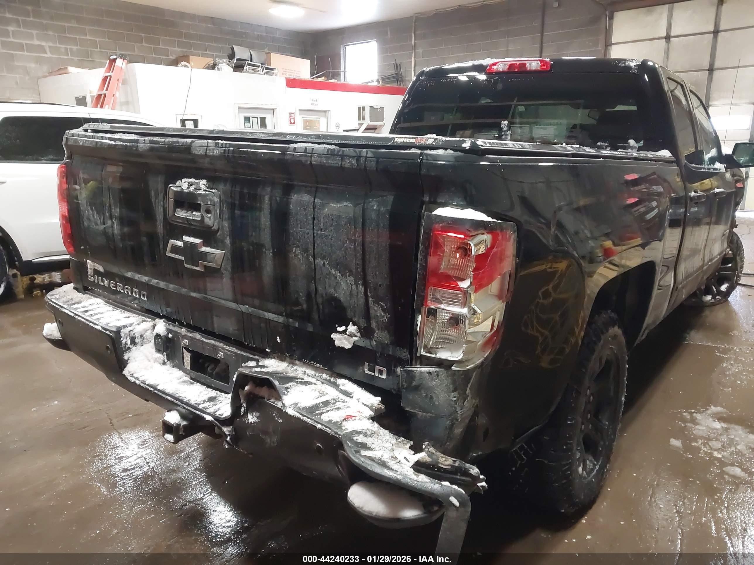 CHEVROLET SILVERADO image 6