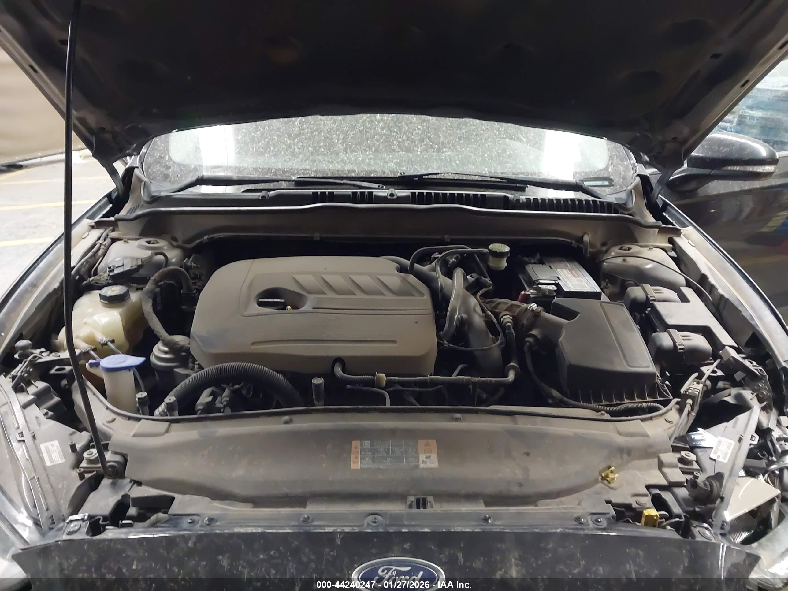 FORD FUSION image 10