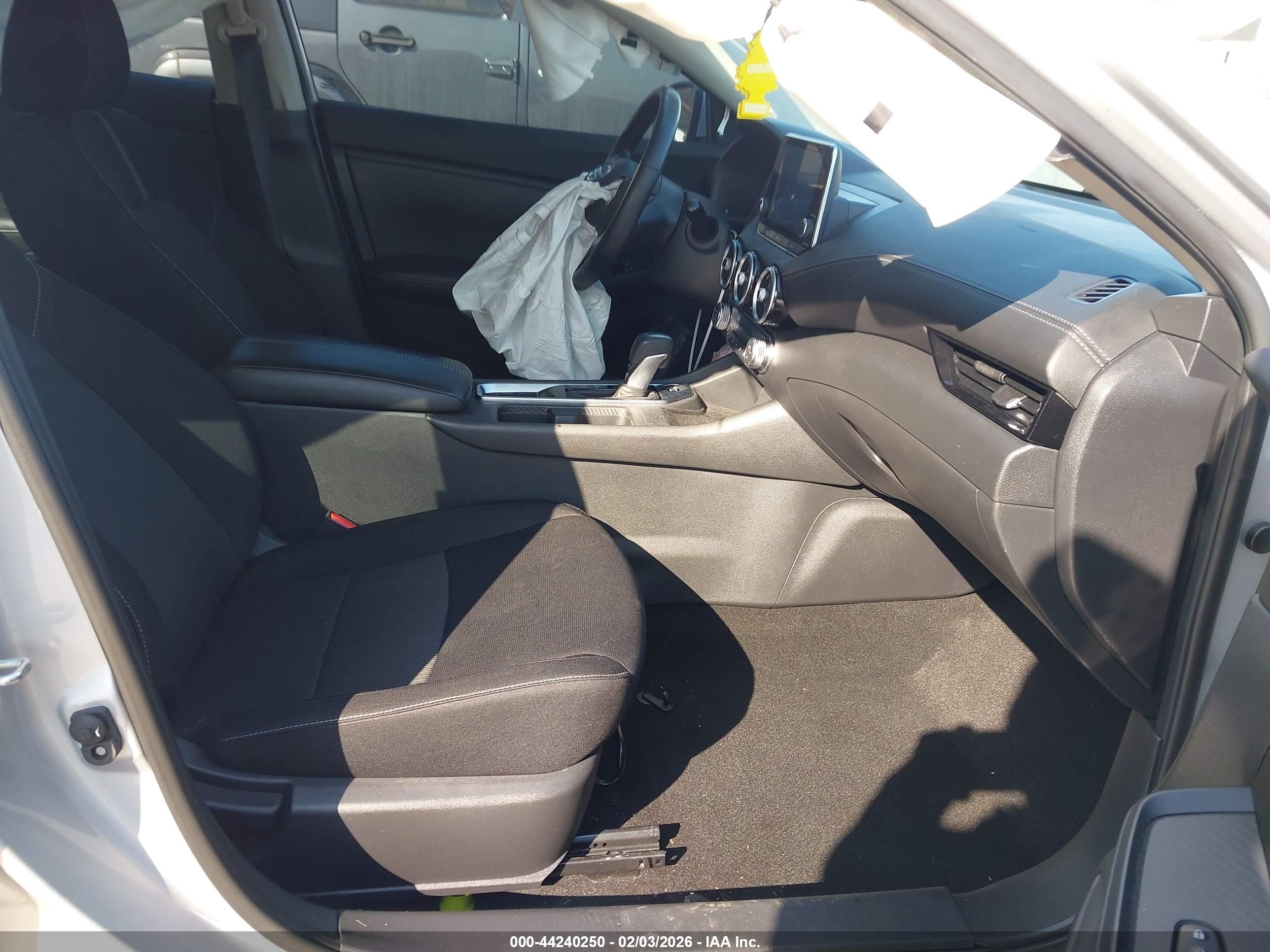 NISSAN SENTRA image 5