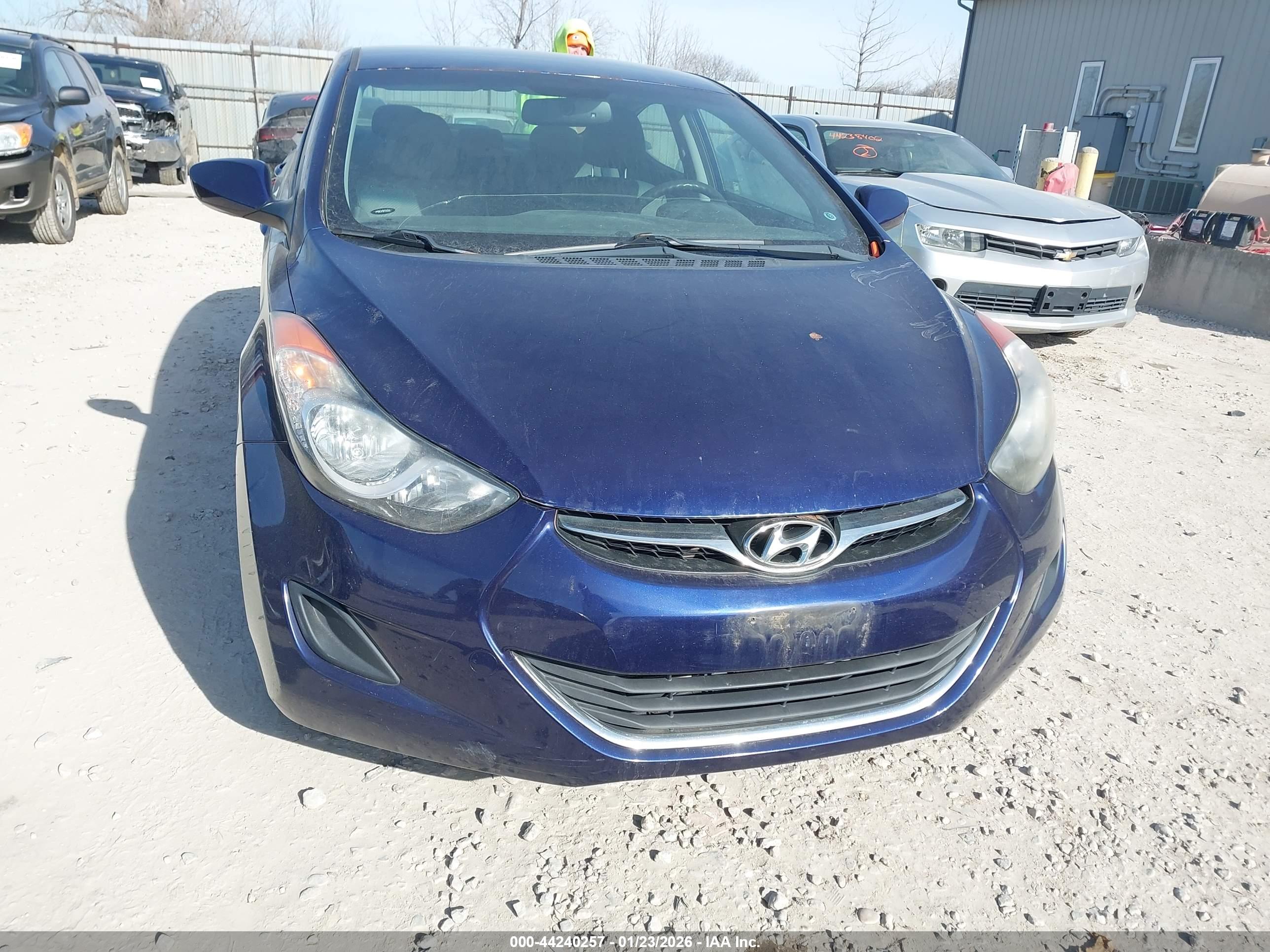 HYUNDAI ELANTRA image 6