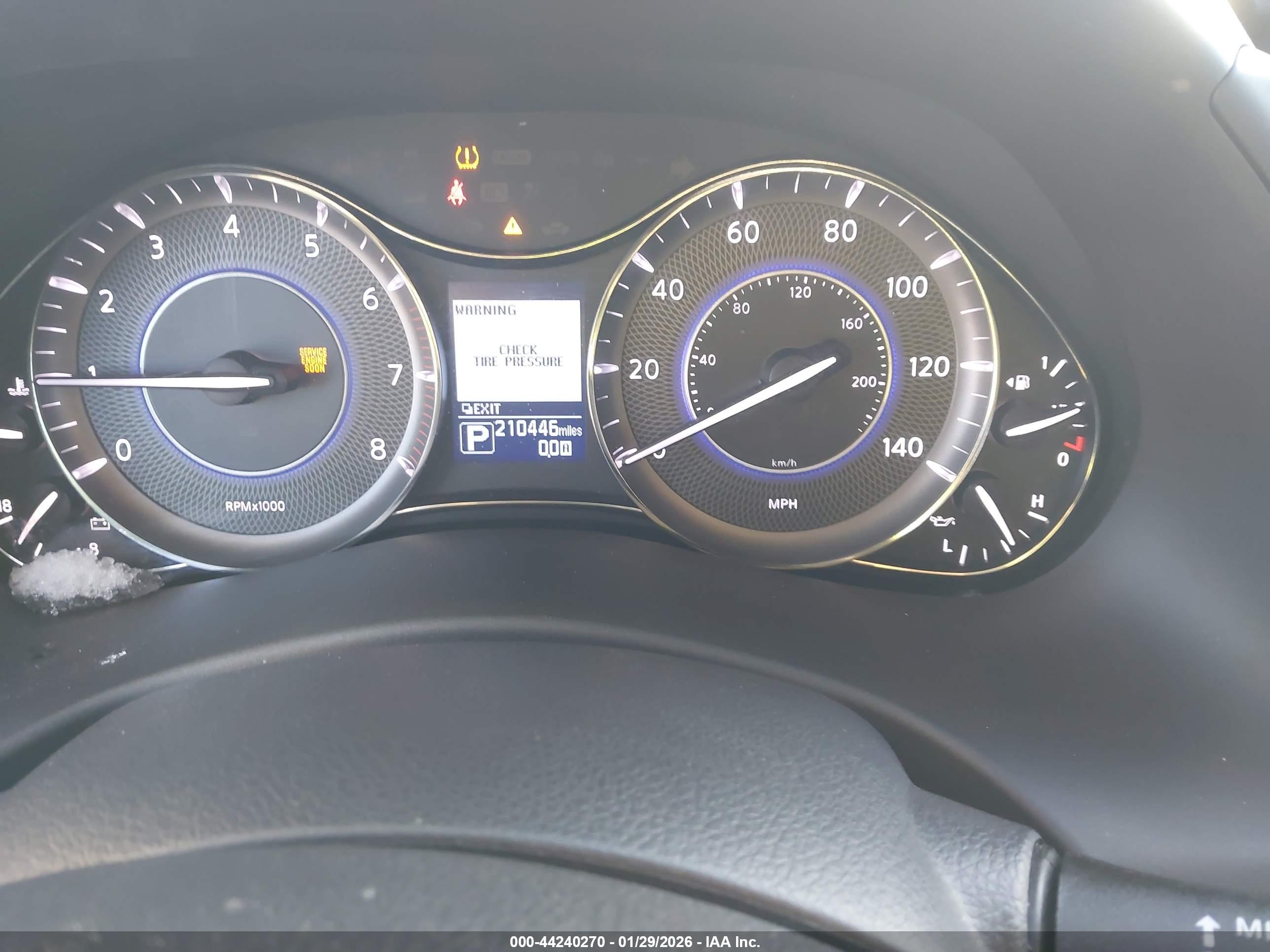 INFINITI QX80 image 7