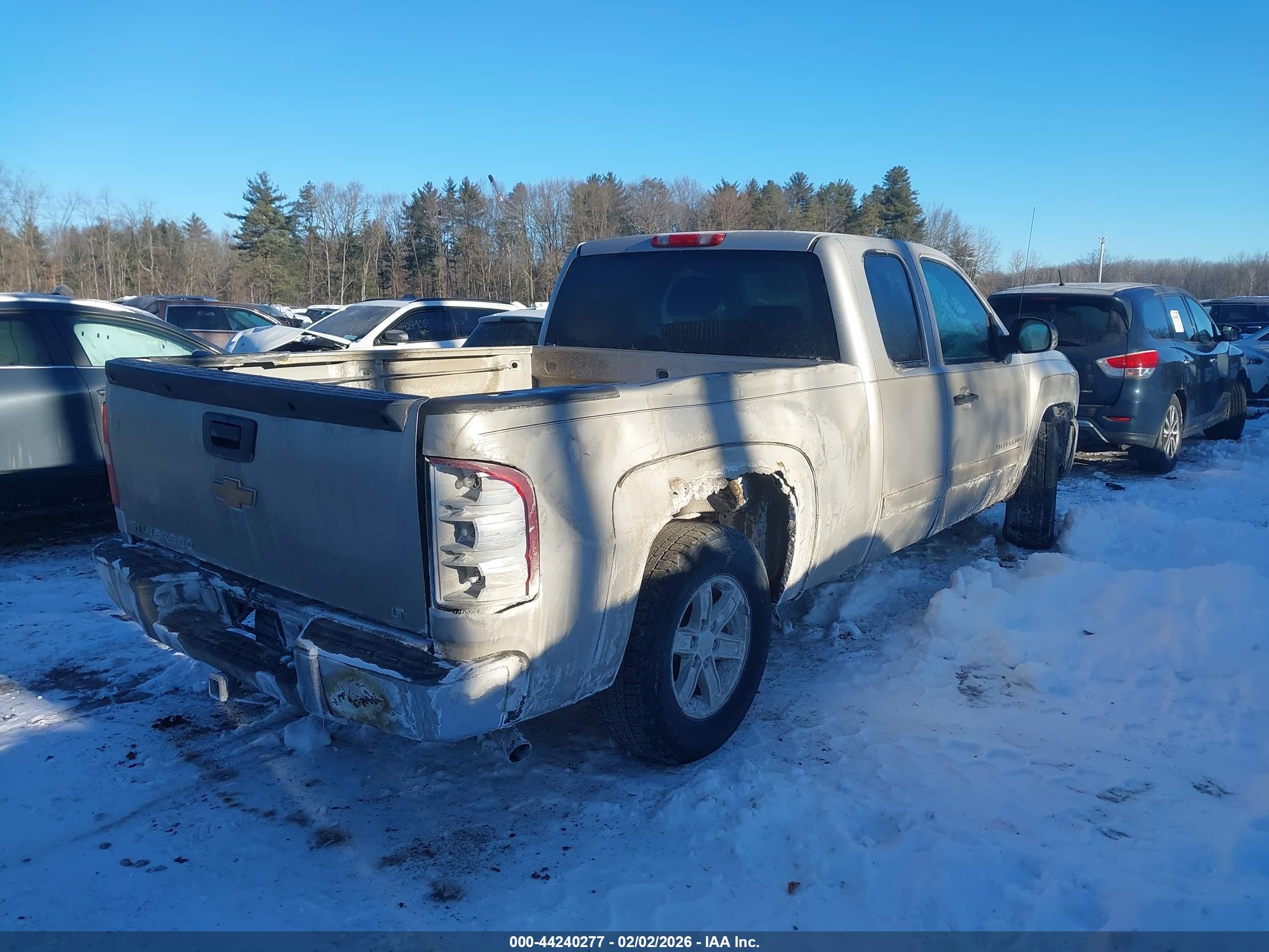 CHEVROLET SILVERADO image 4