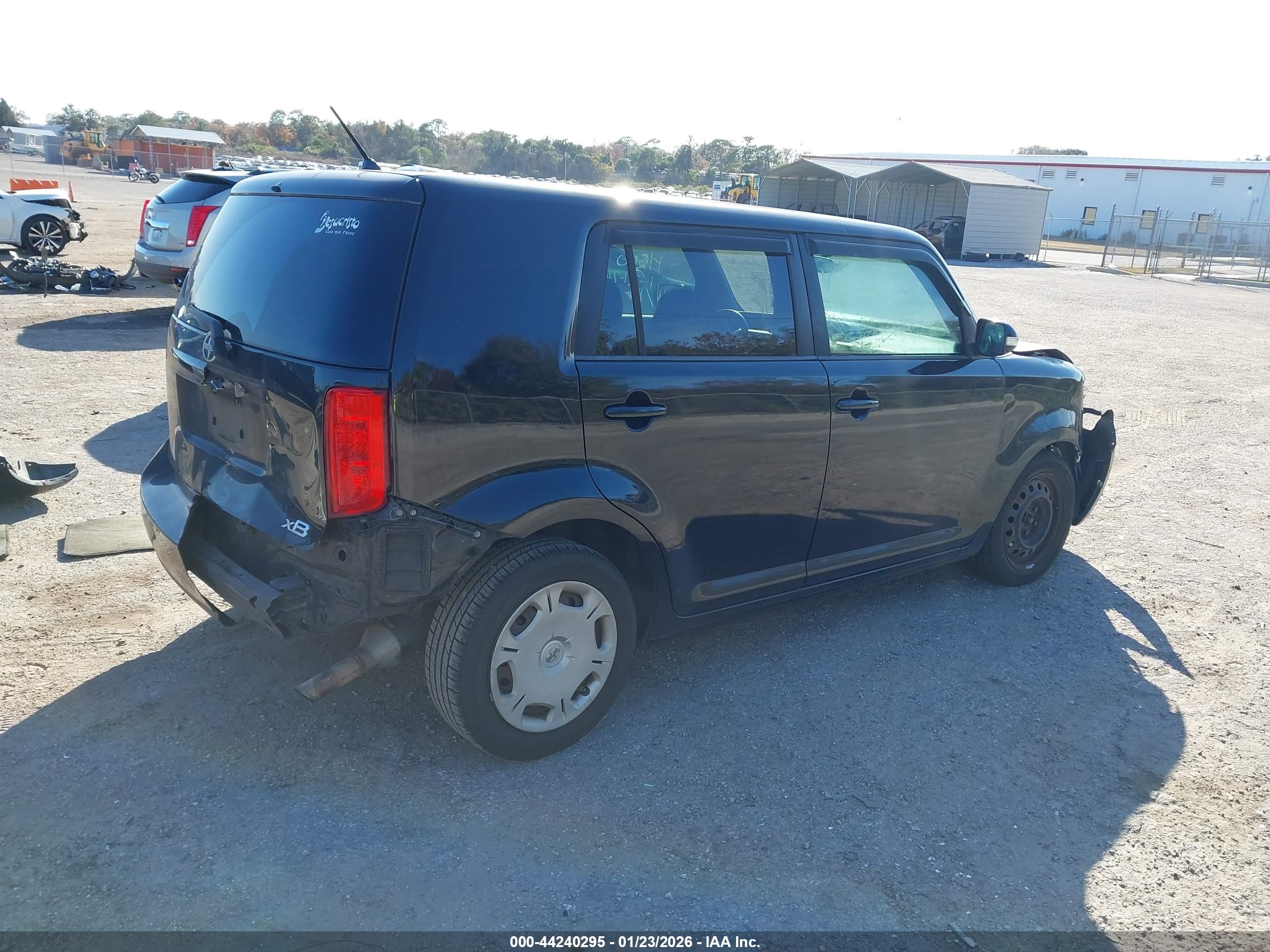 SCION XB image 4