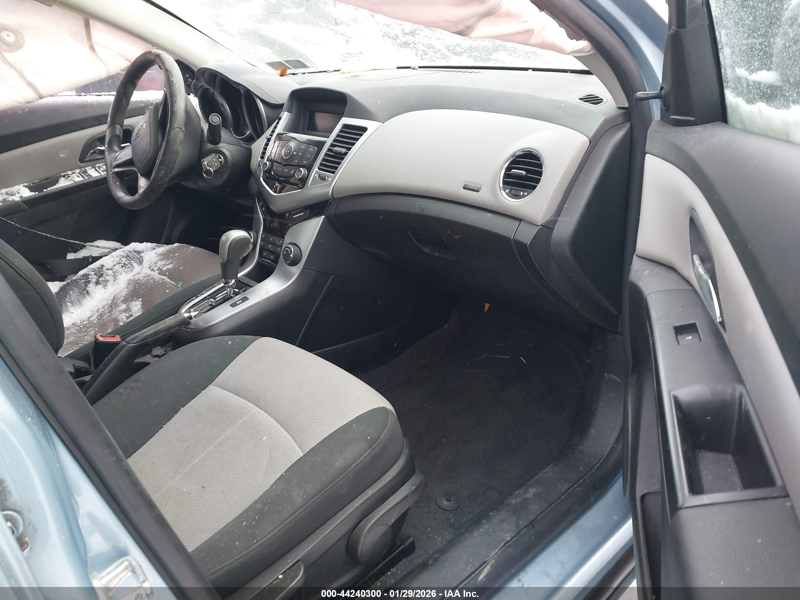 CHEVROLET CRUZE image 5