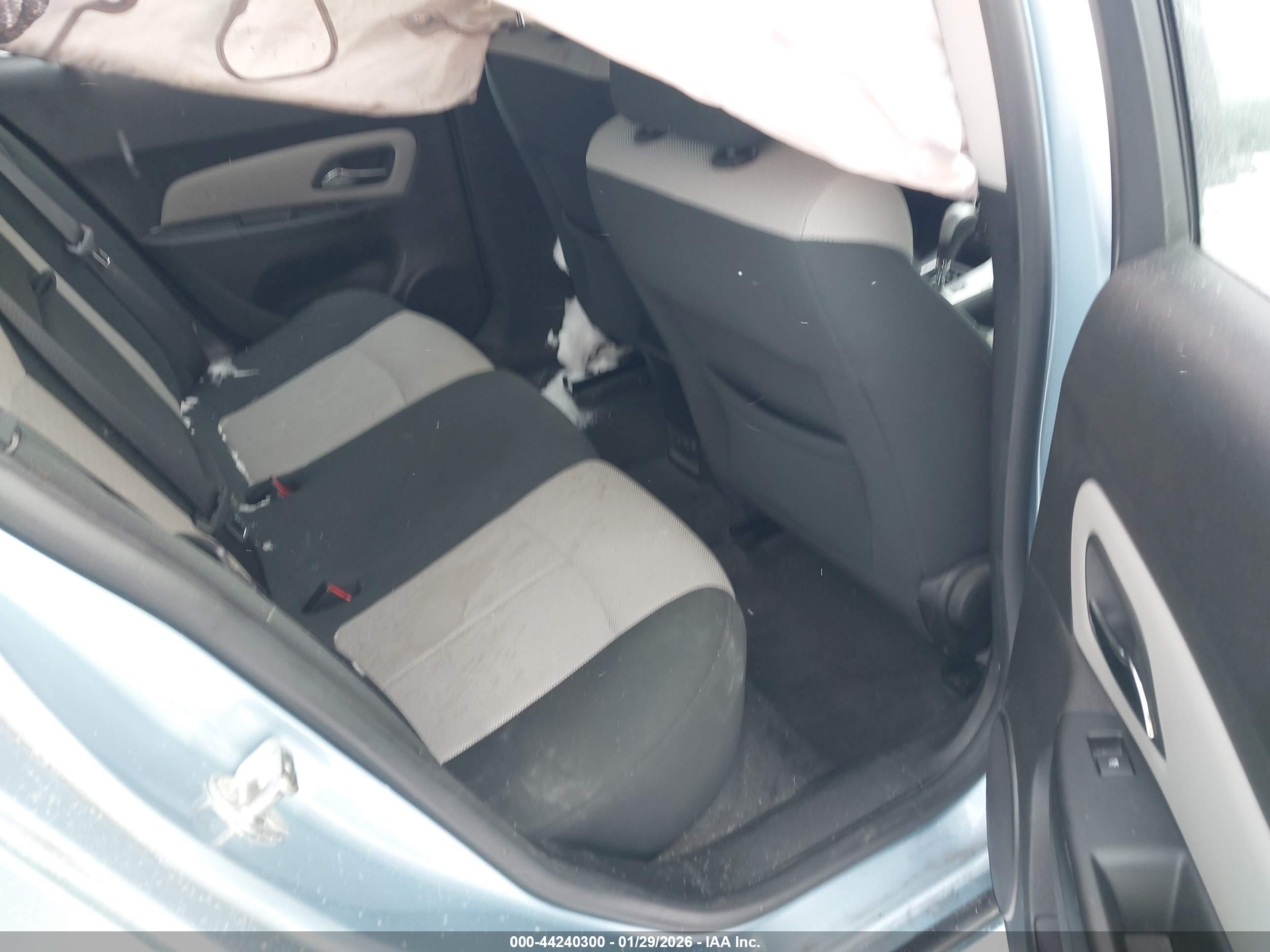 CHEVROLET CRUZE image 8