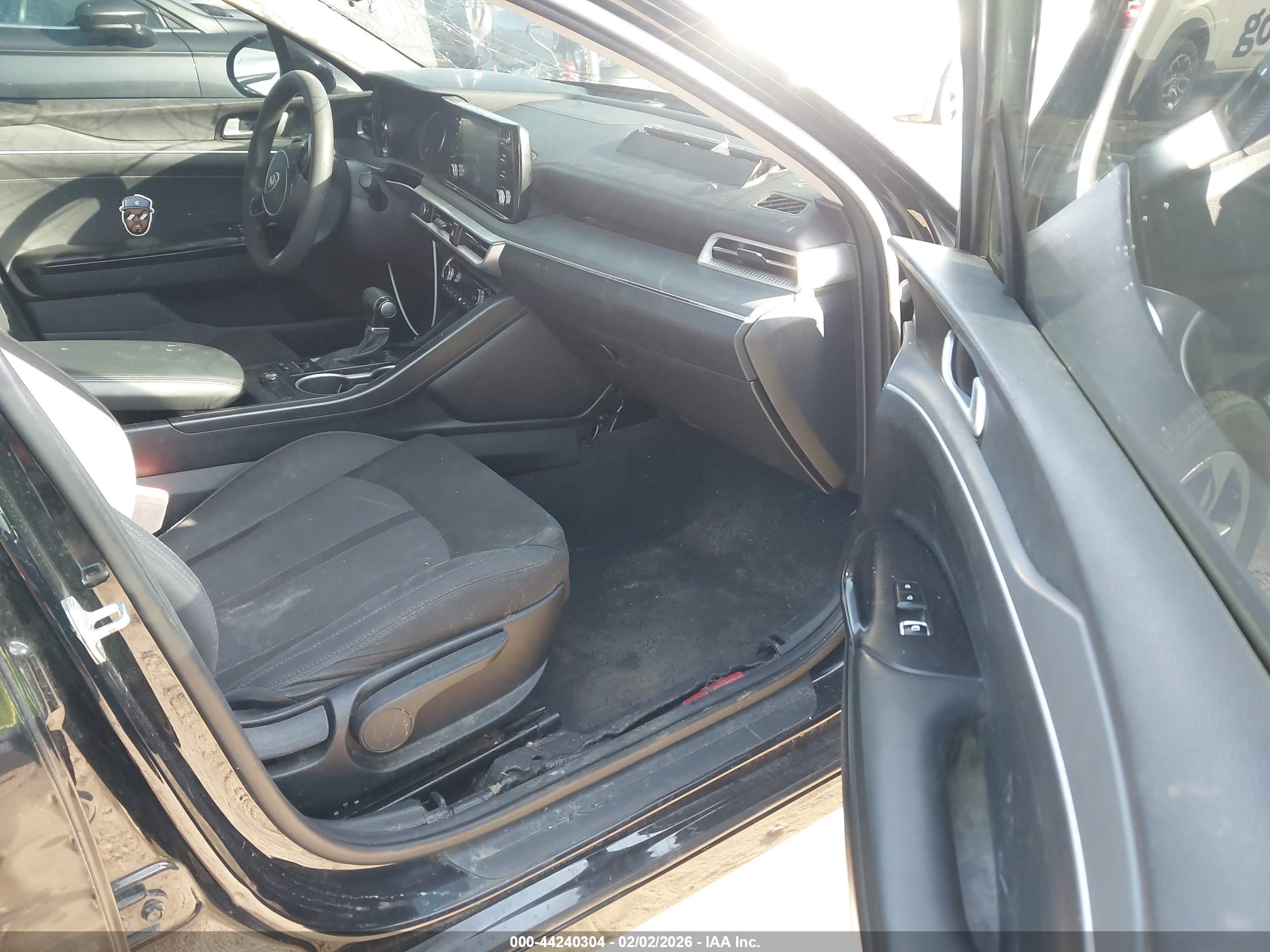 KIA K5 image 5
