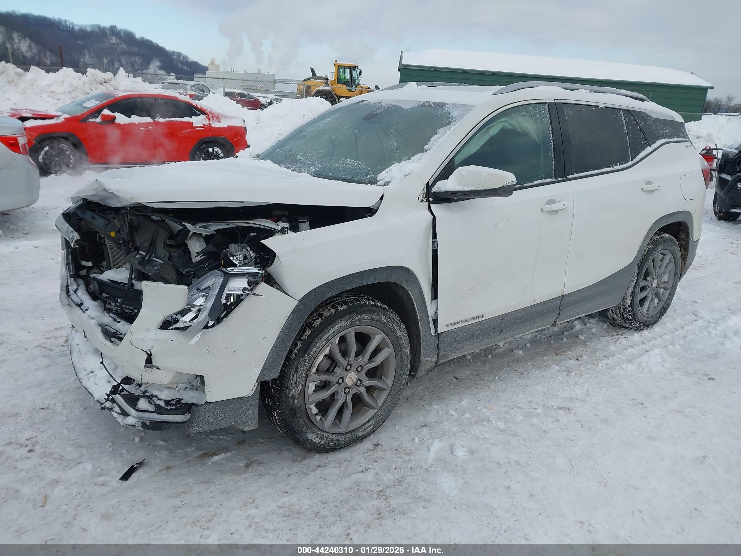 GMC TERRAIN image 2