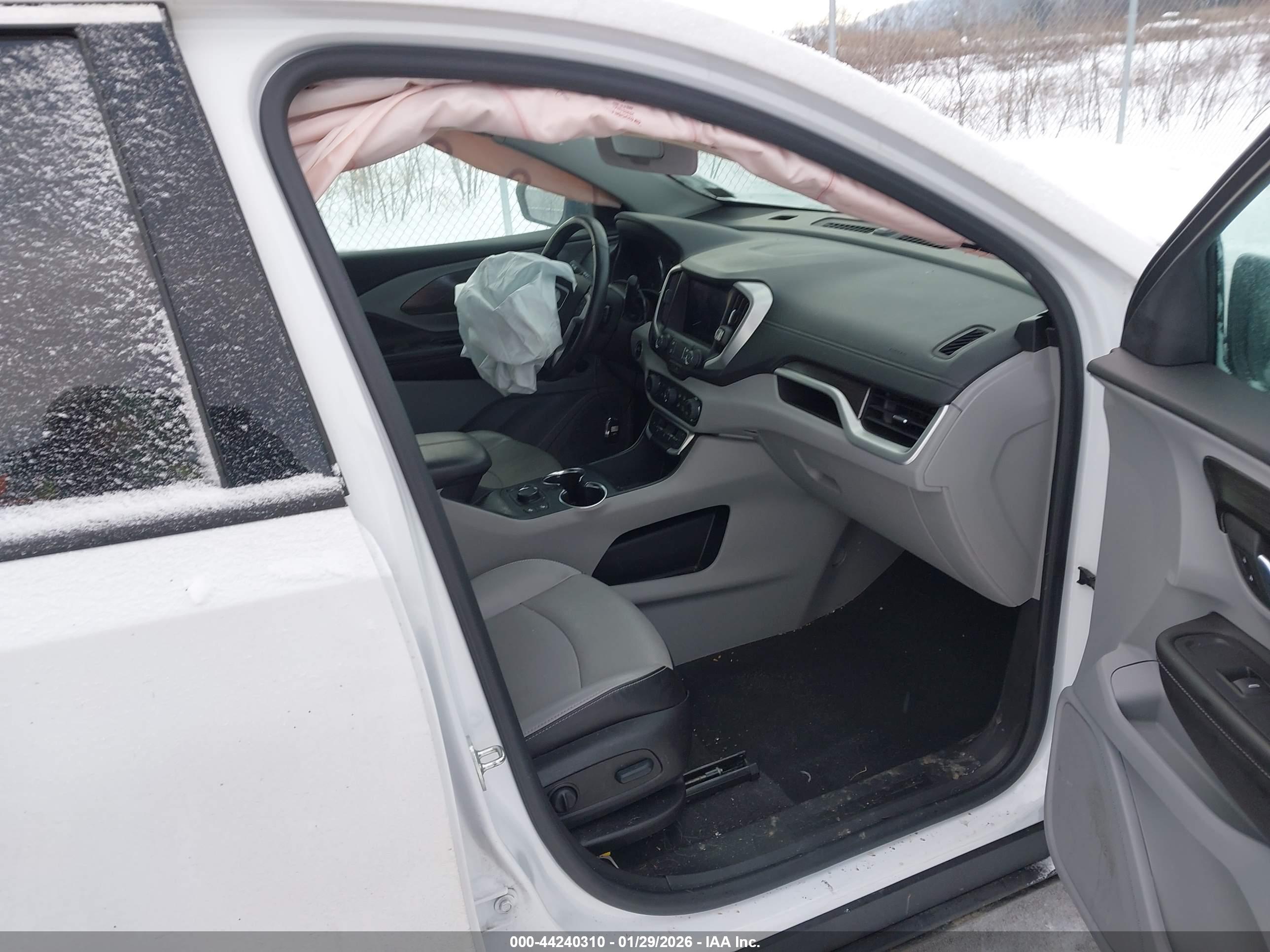 GMC TERRAIN image 5