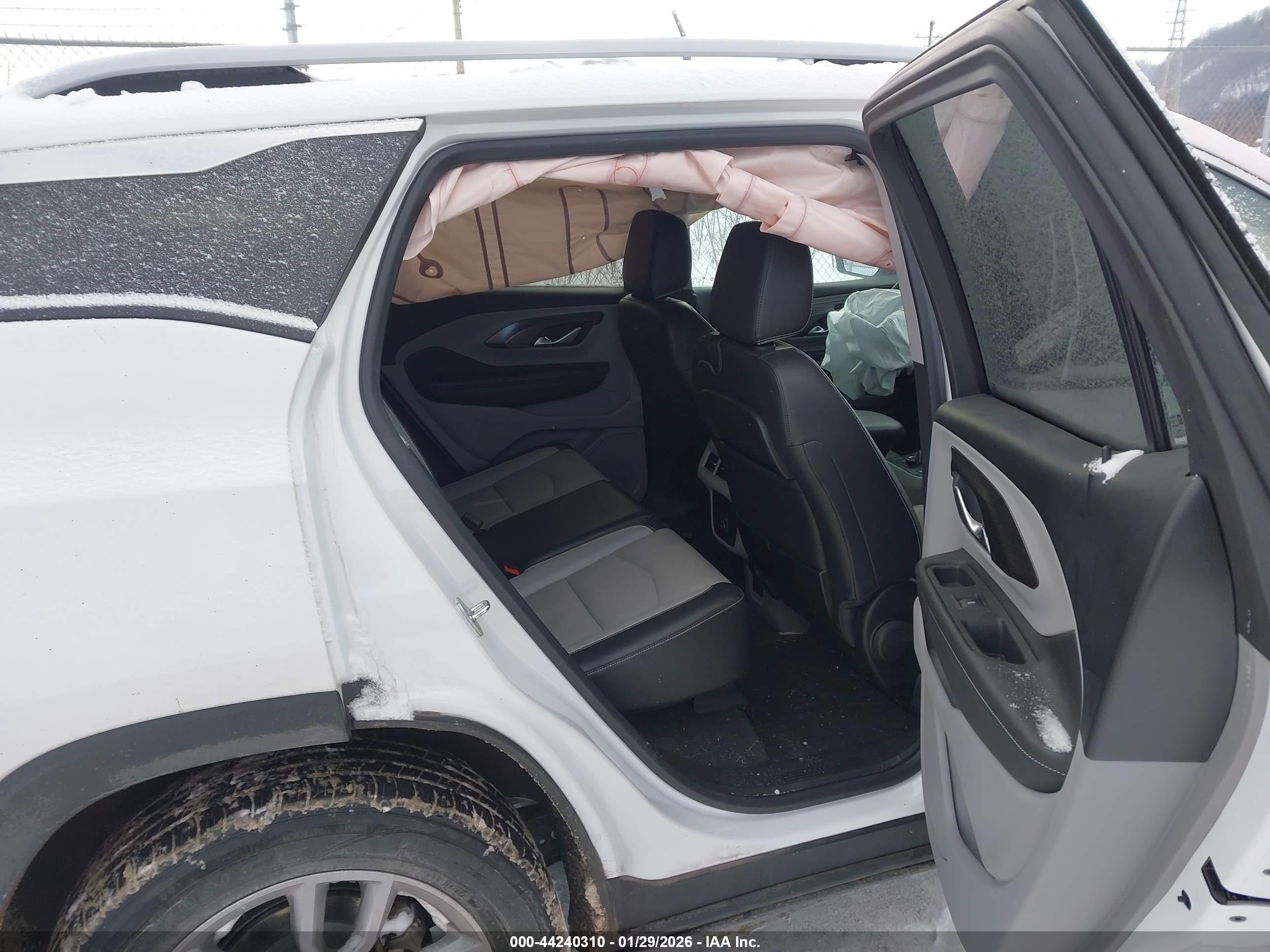 GMC TERRAIN image 8