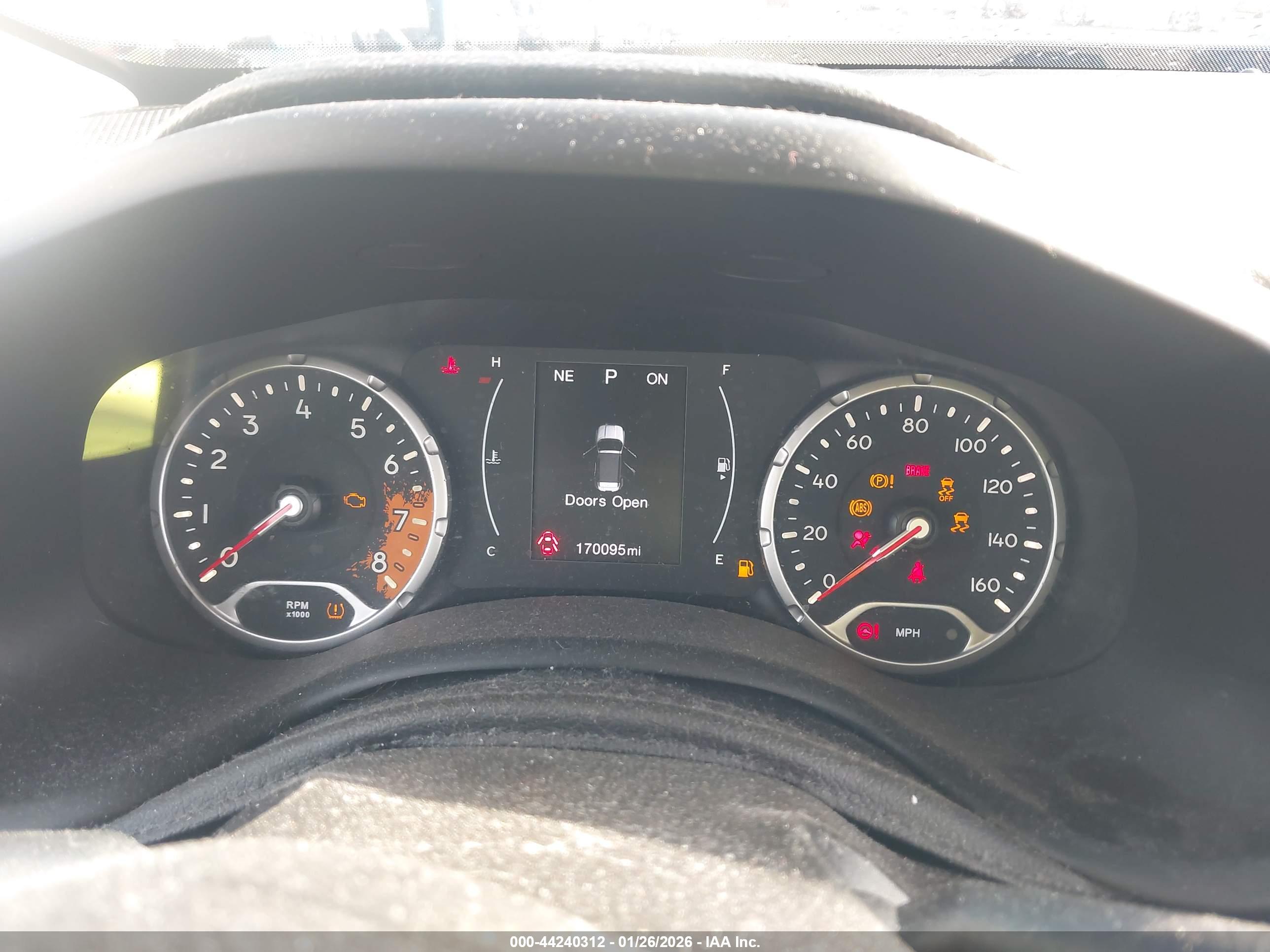 JEEP RENEGADE image 7