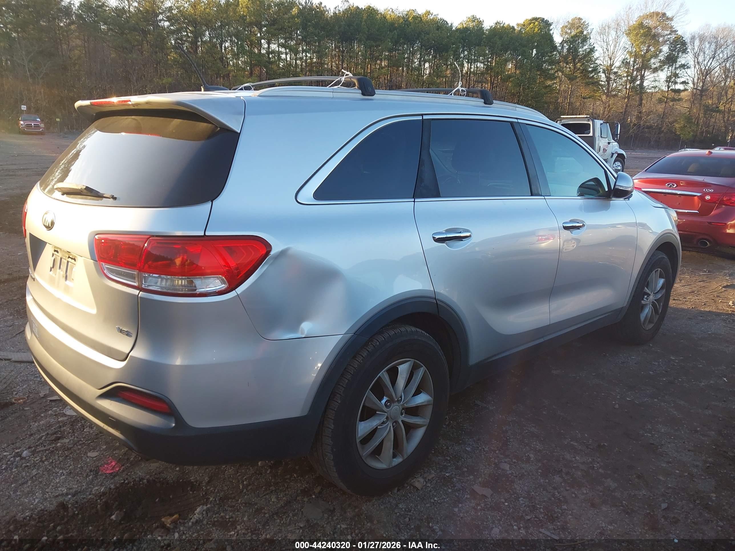 KIA SORENTO image 6