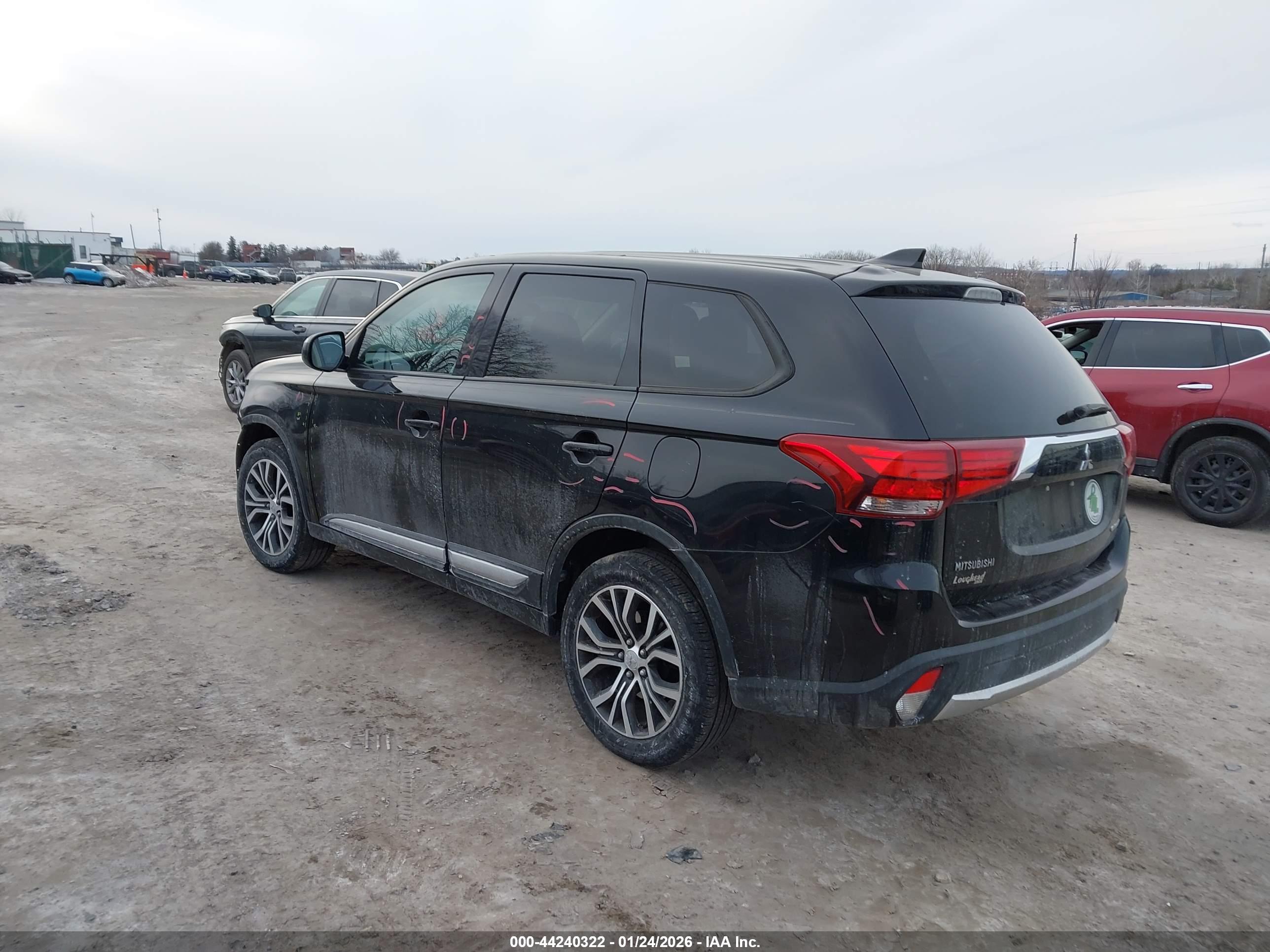MITSUBISHI OUTLANDER image 3