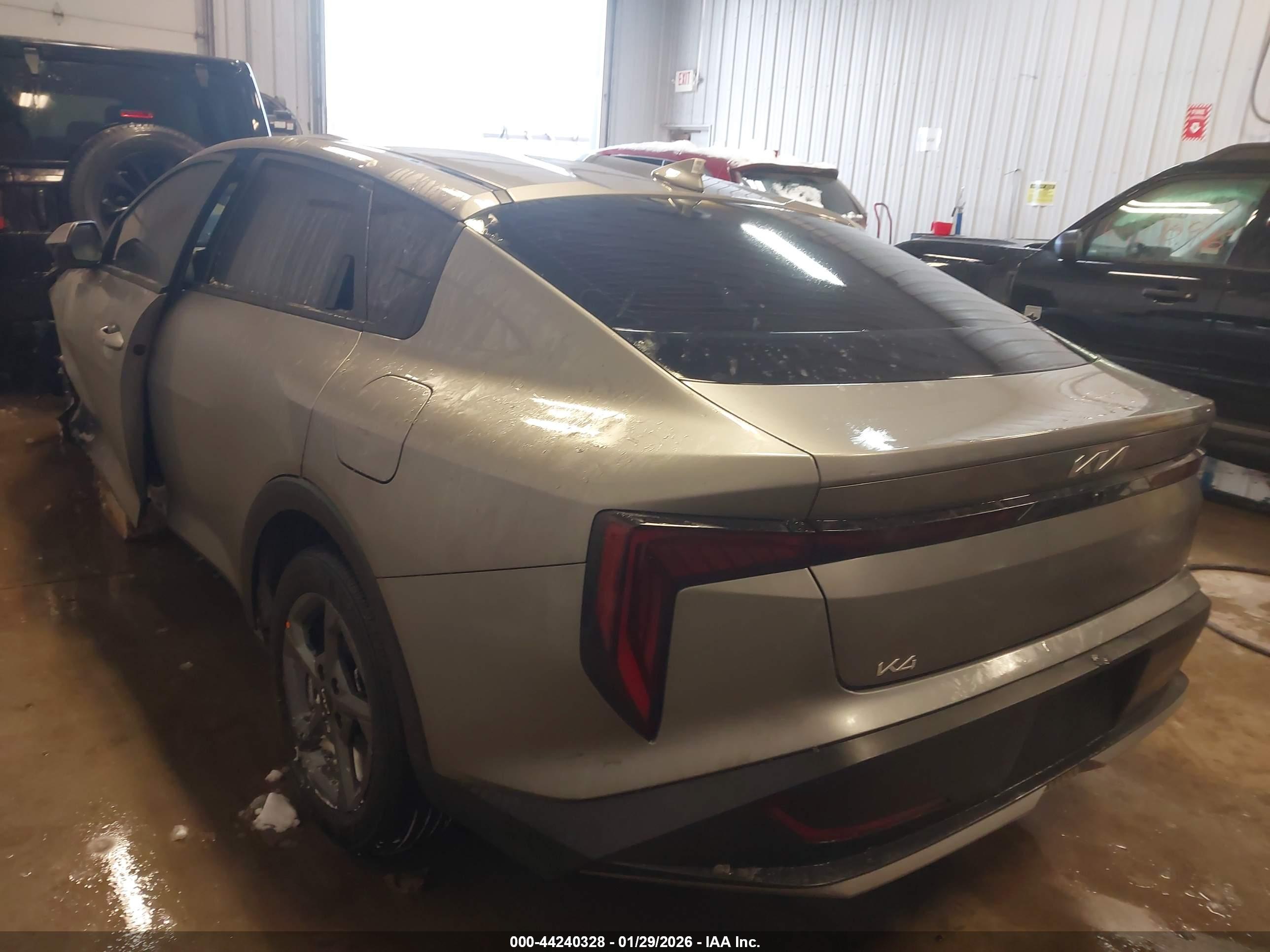 KIA K4 image 3