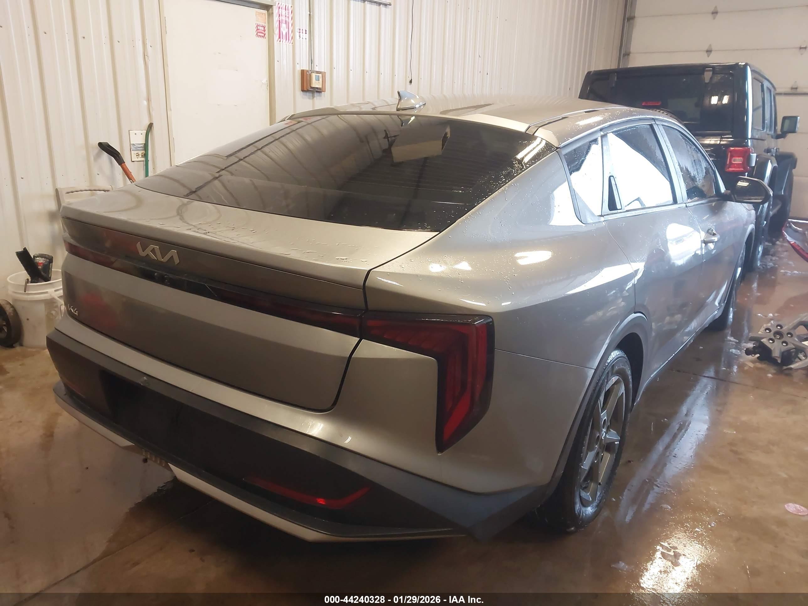 KIA K4 image 4