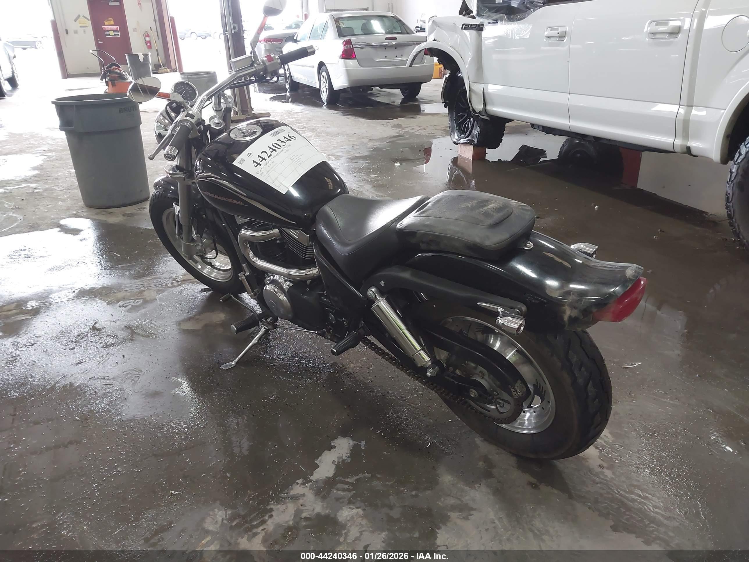 SUZUKI VZ800 image 3
