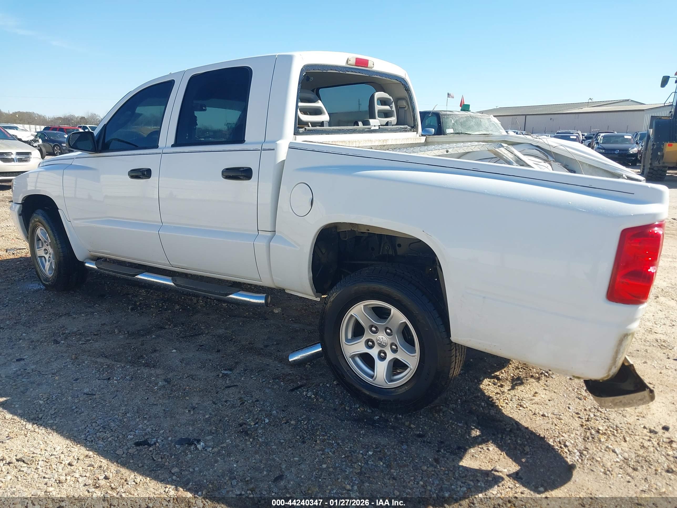 DODGE DAKOTA image 3