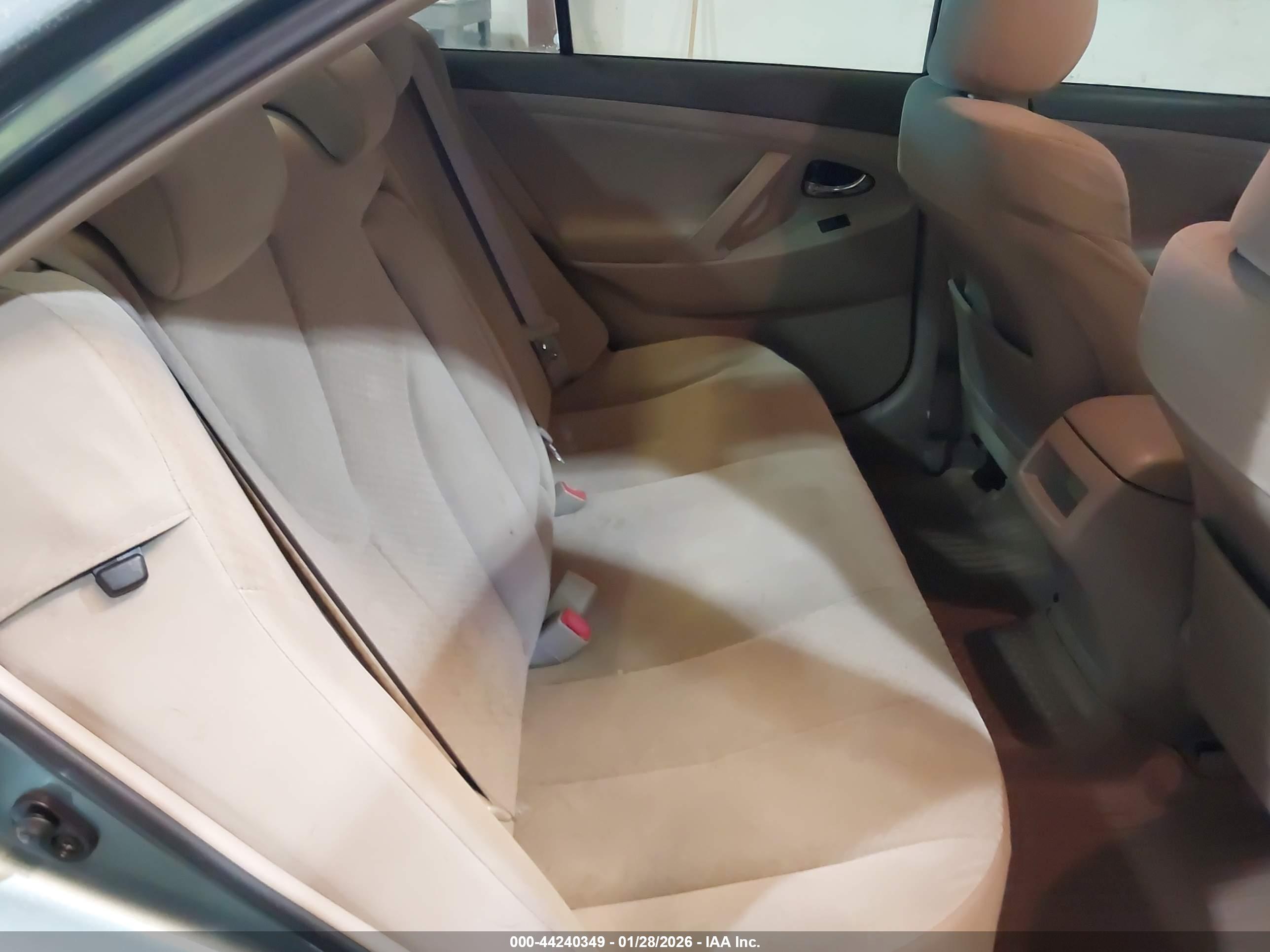 TOYOTA CAMRY image 8