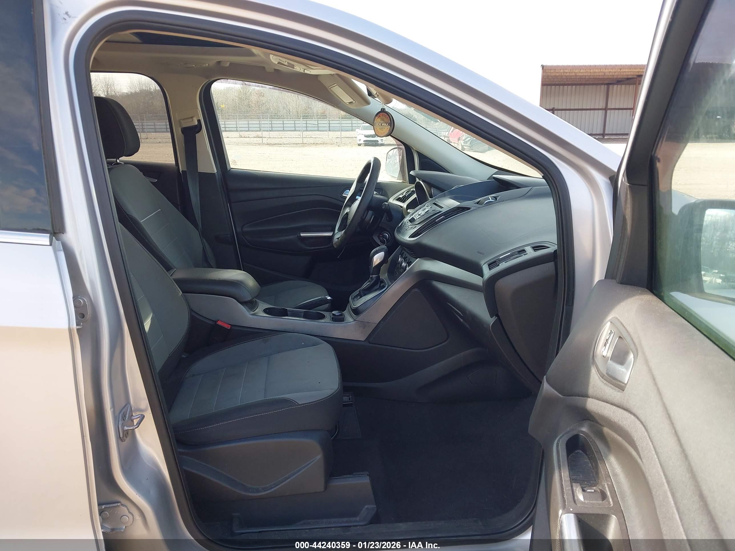 FORD ESCAPE image 5