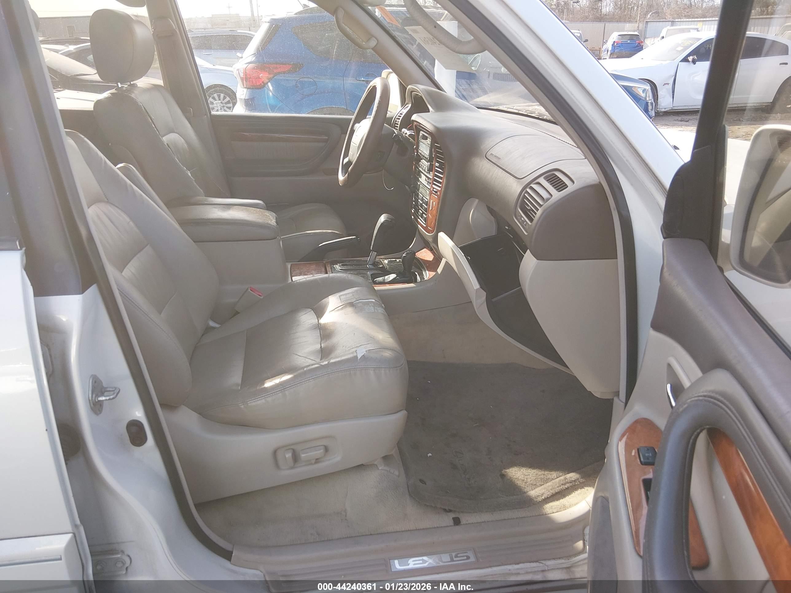 LEXUS LX image 5