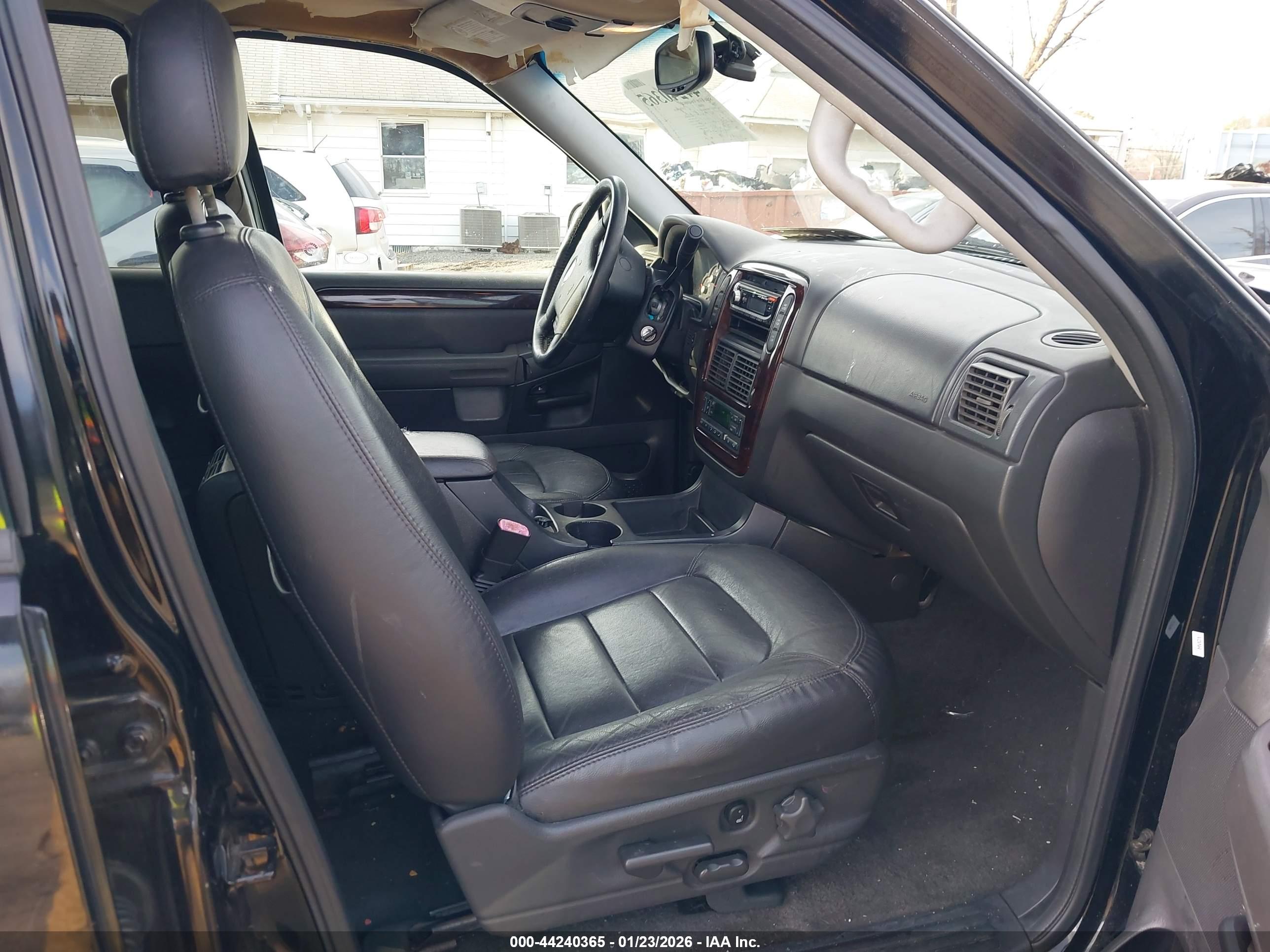 FORD EXPLORER image 5